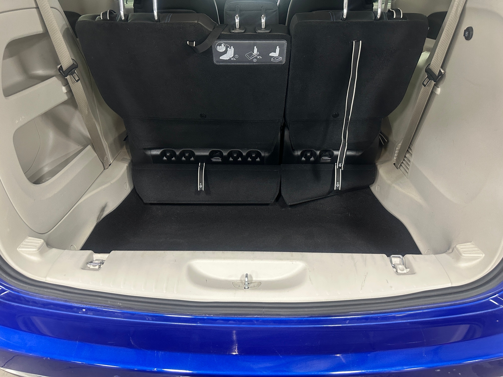 Thumbnail: 2021 Chrysler Pacifica - 6