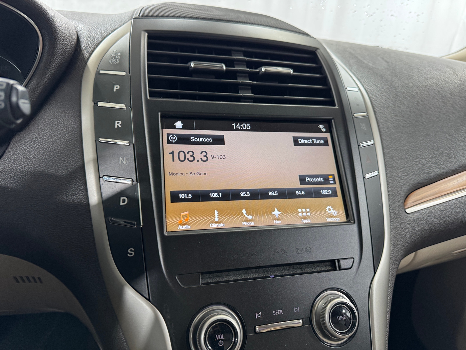 Thumbnail: 2017 Lincoln MKC - 3