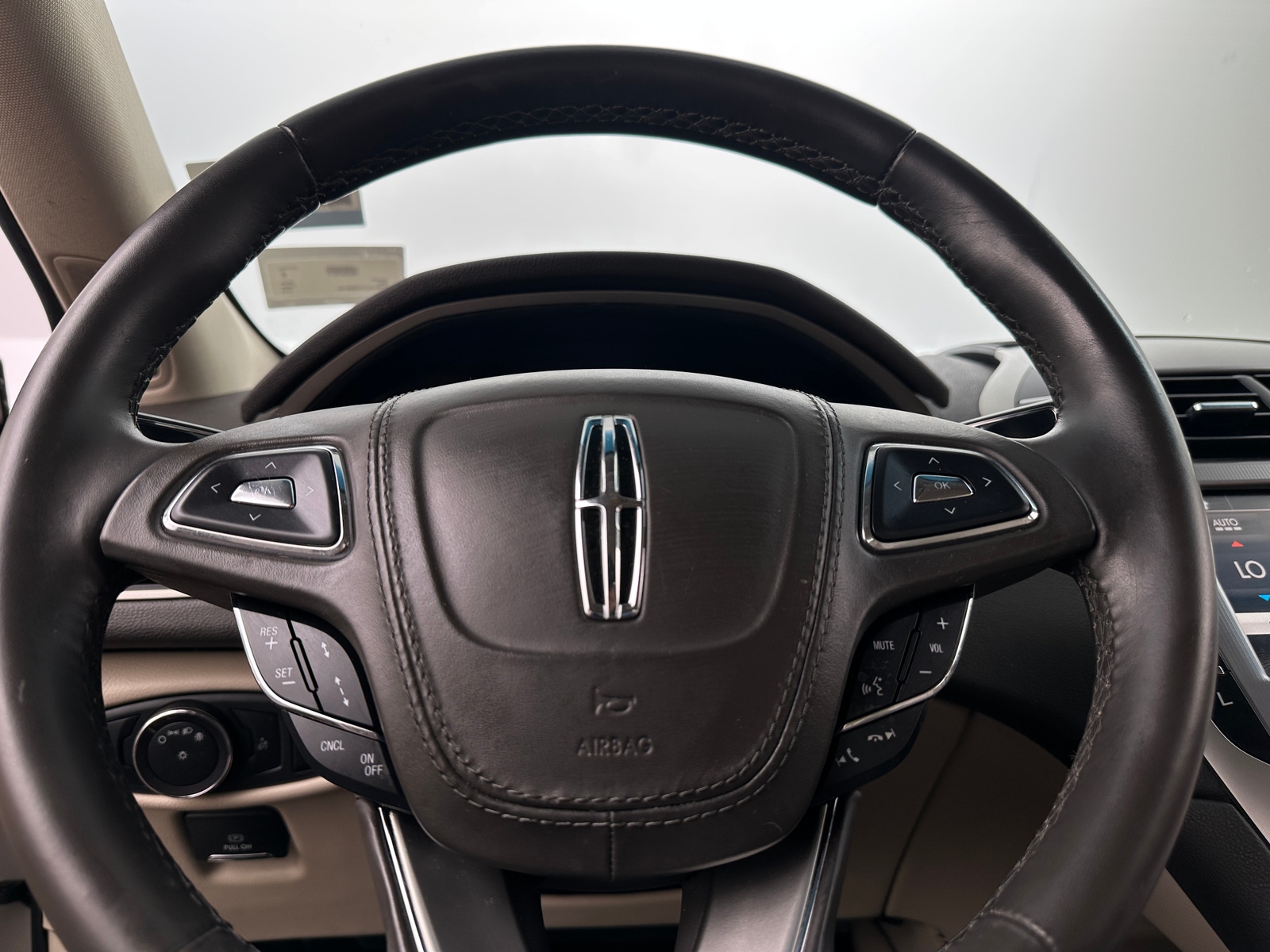 Thumbnail: 2019 Lincoln MKZ - 4