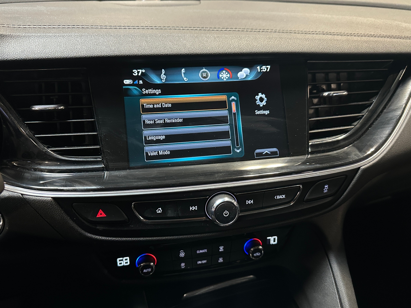 Thumbnail: 2018 Buick Regal - 4