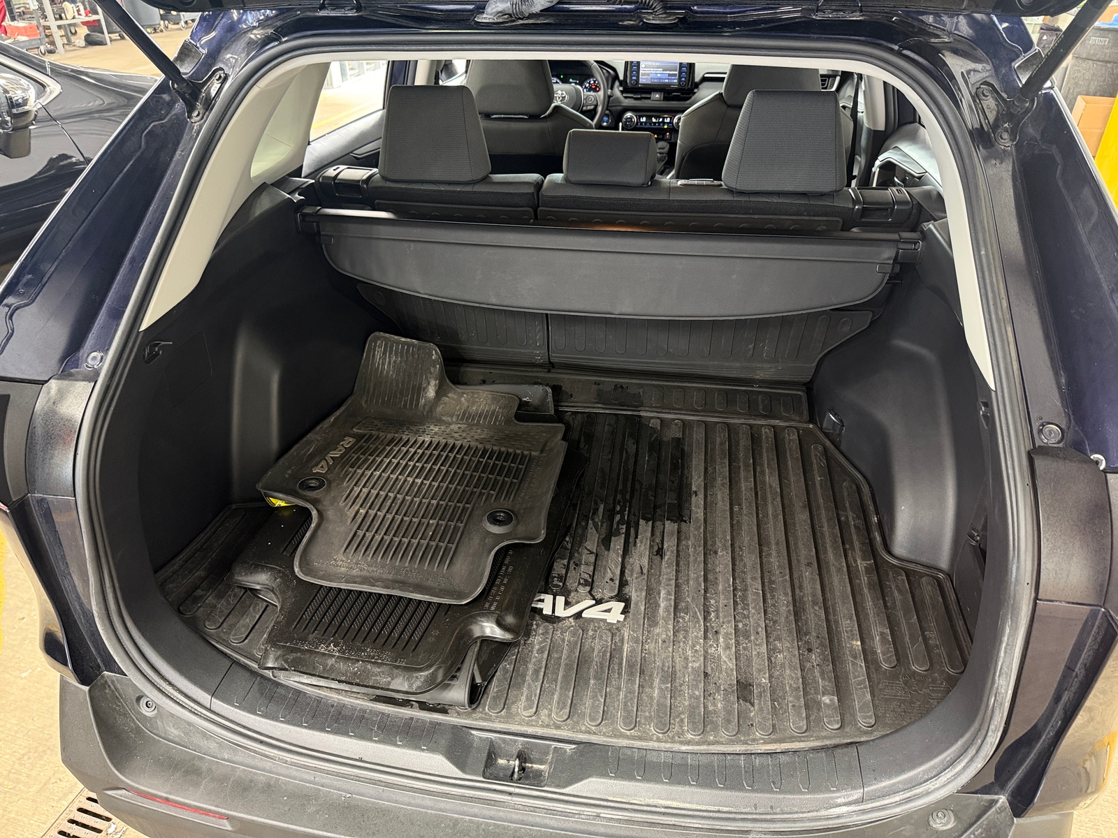 Thumbnail: 2020 Toyota RAV4 - 7