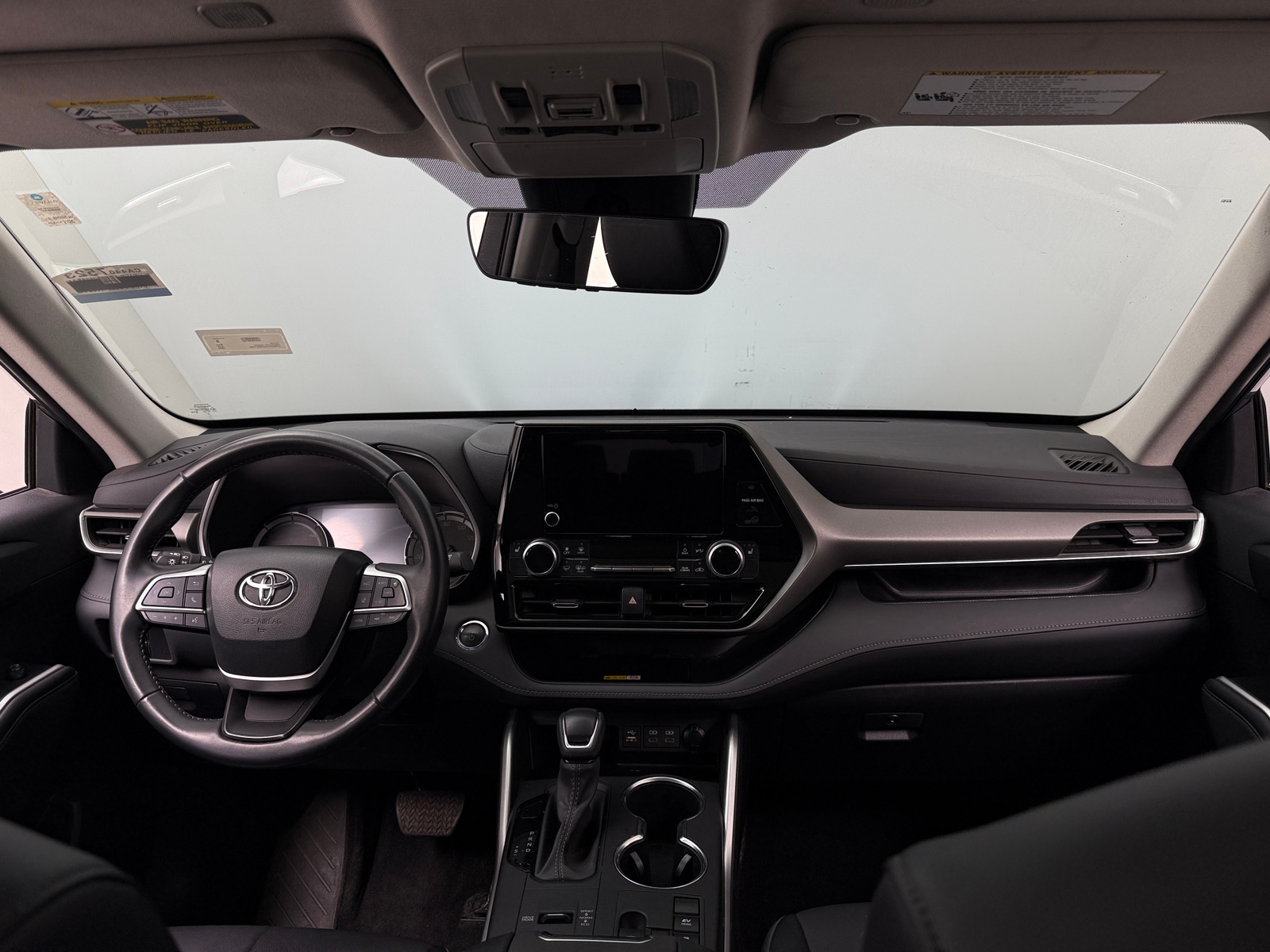 Thumbnail: 2023 Toyota Highlander - 2