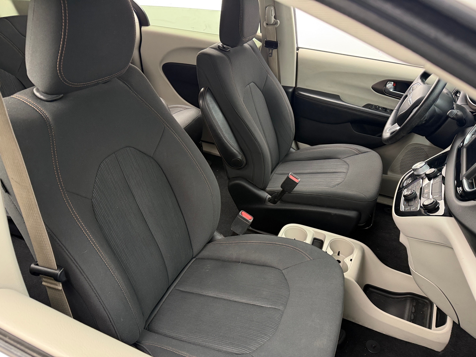 Thumbnail: 2019 Chrysler Pacifica - 2