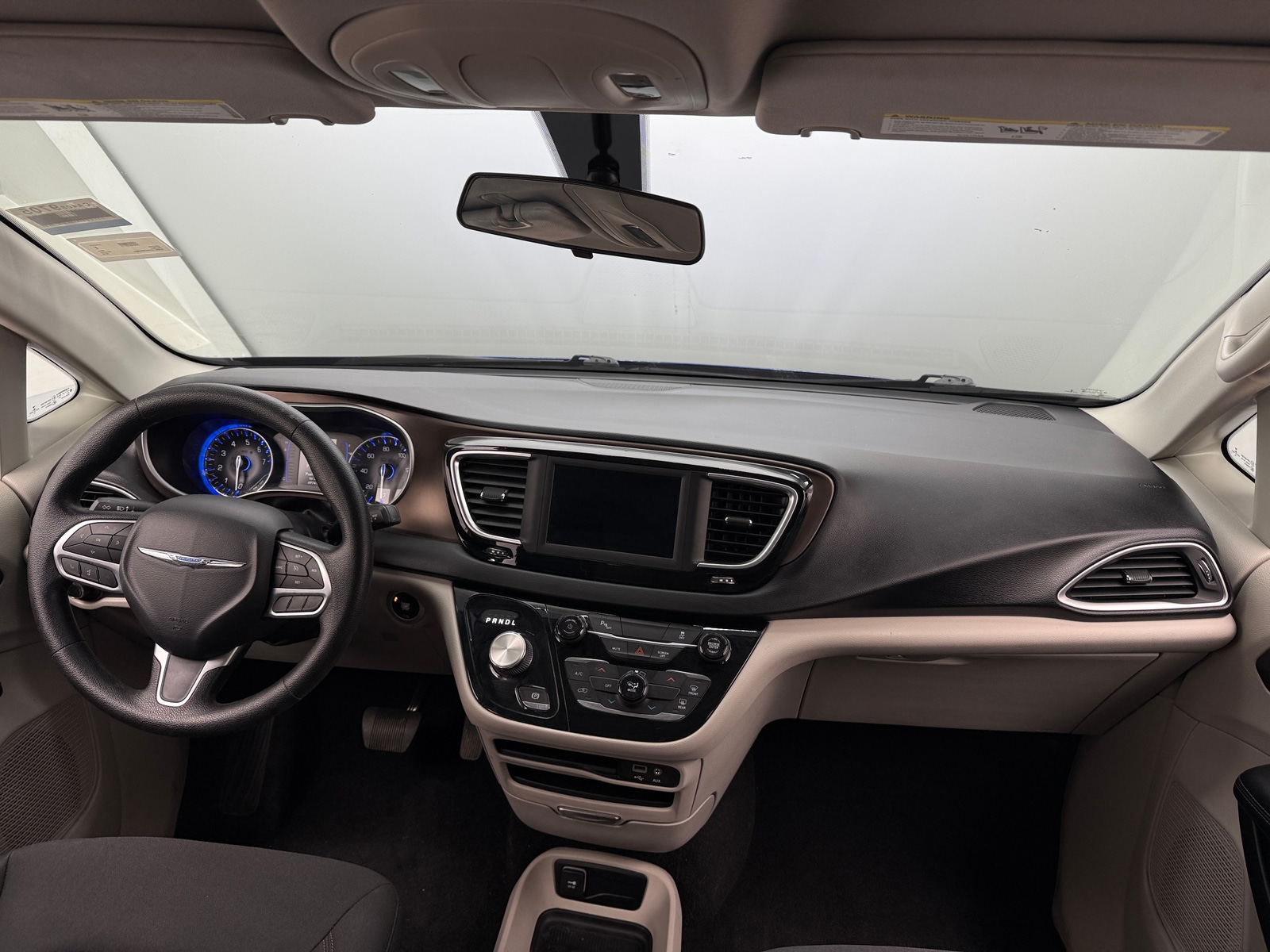 Thumbnail: 2019 Chrysler Pacifica - 3