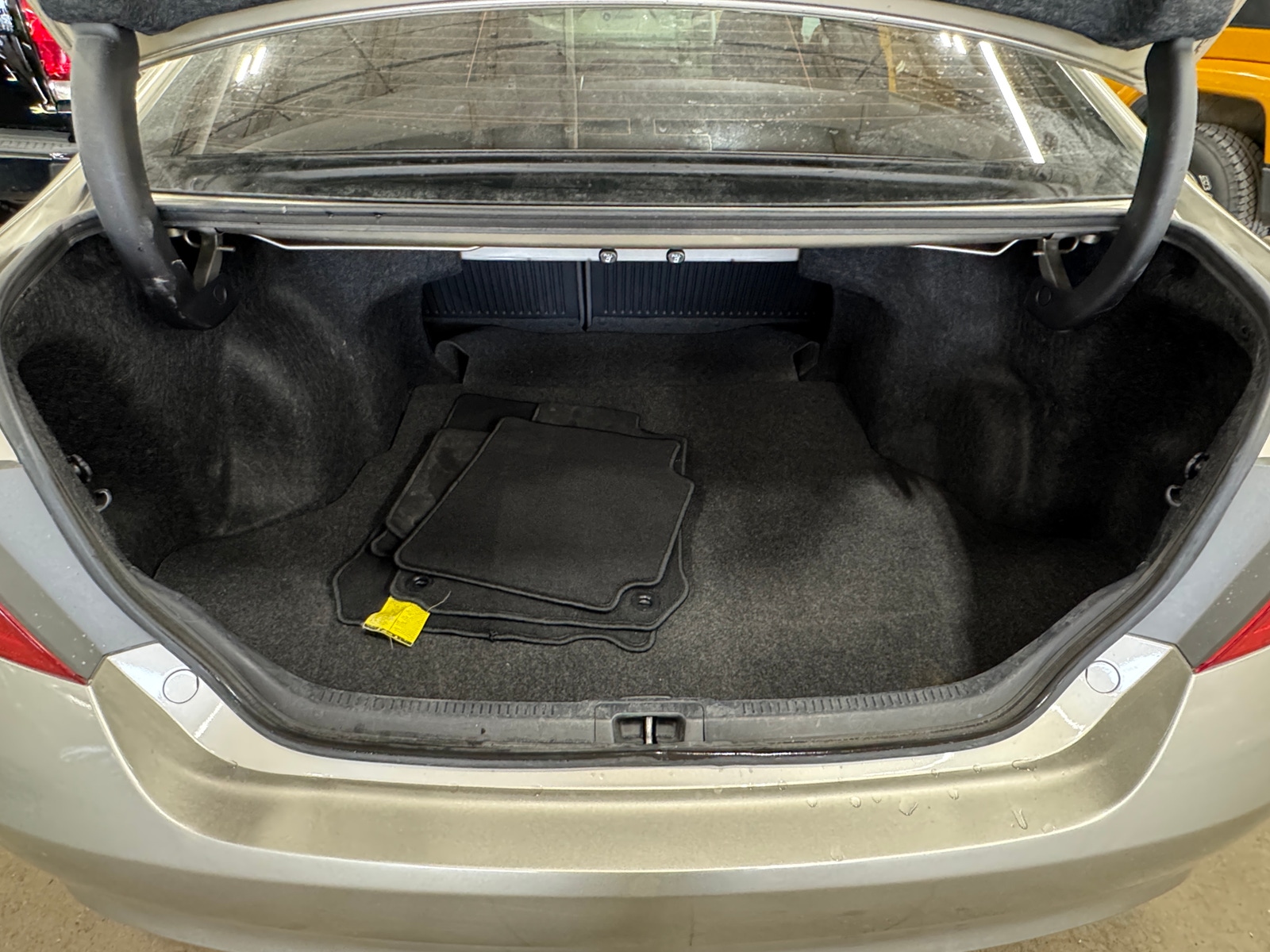 Thumbnail: 2015 Toyota Camry - 7