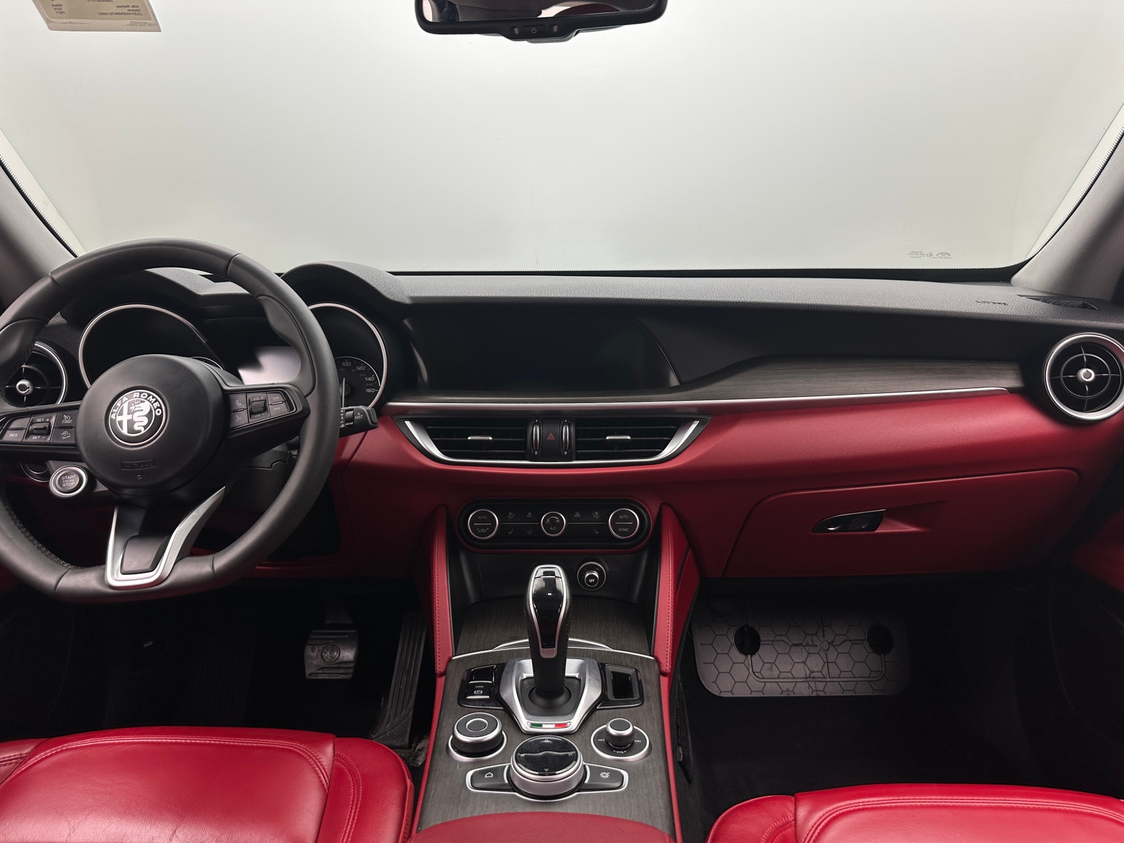 Thumbnail: 2021 Alfa Romeo Stelvio - 2