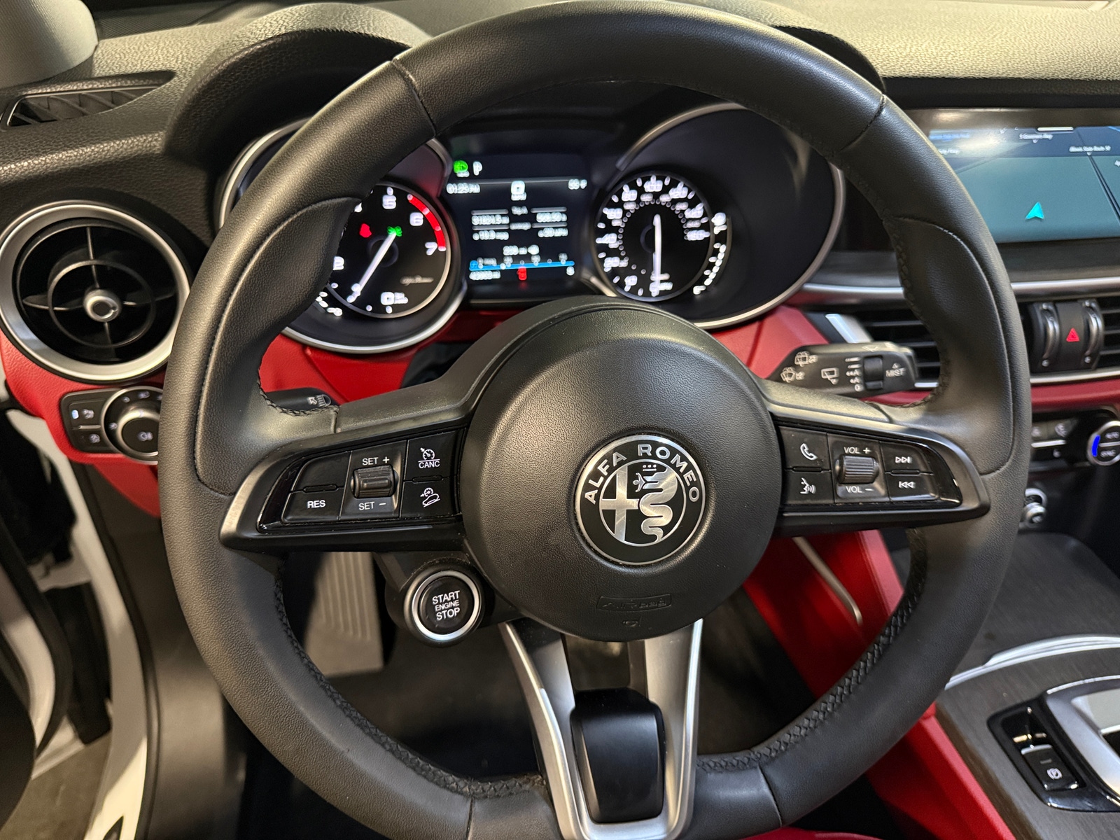 Thumbnail: 2021 Alfa Romeo Stelvio - 4