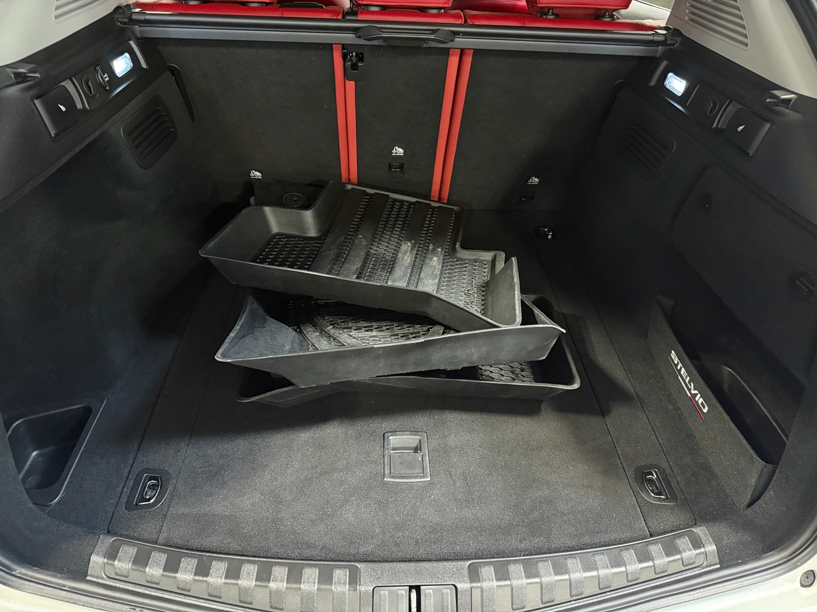 Thumbnail: 2021 Alfa Romeo Stelvio - 6