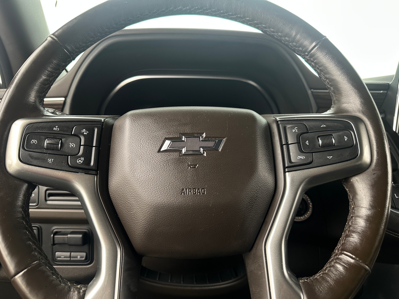 Thumbnail: 2022 Chevrolet Suburban - 4