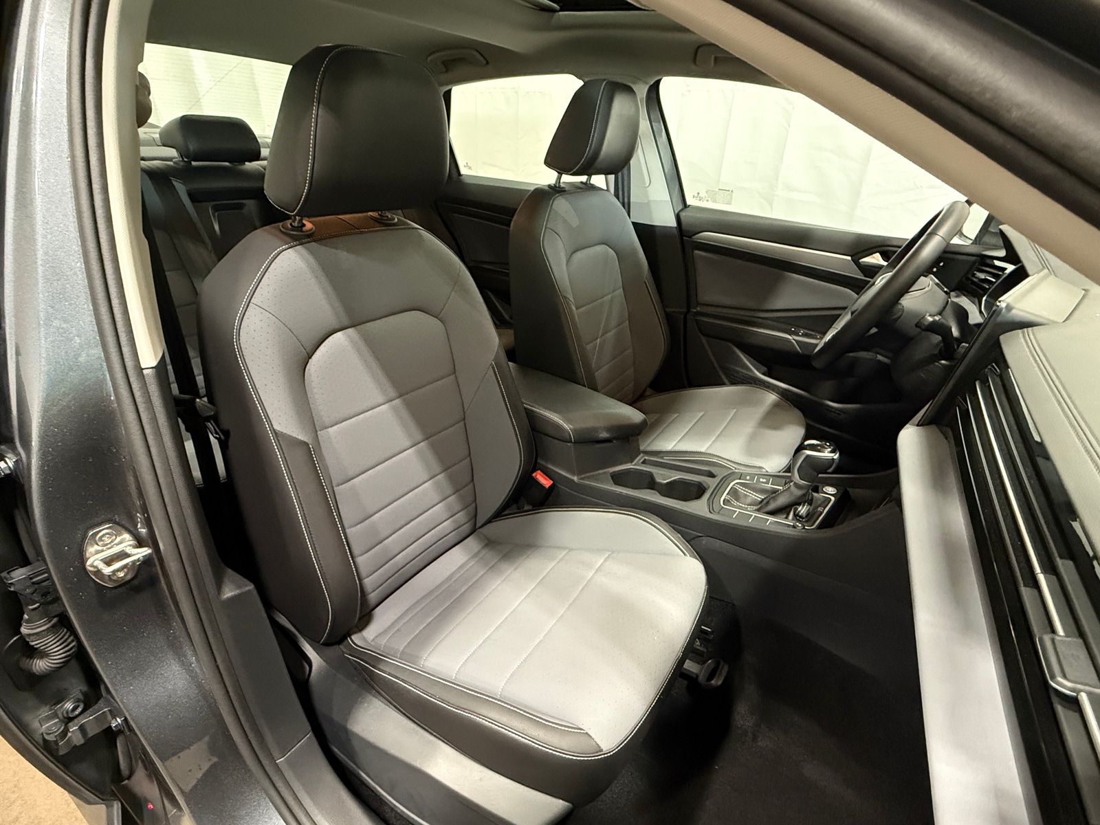 Thumbnail: 2025 Volkswagen Jetta - 2