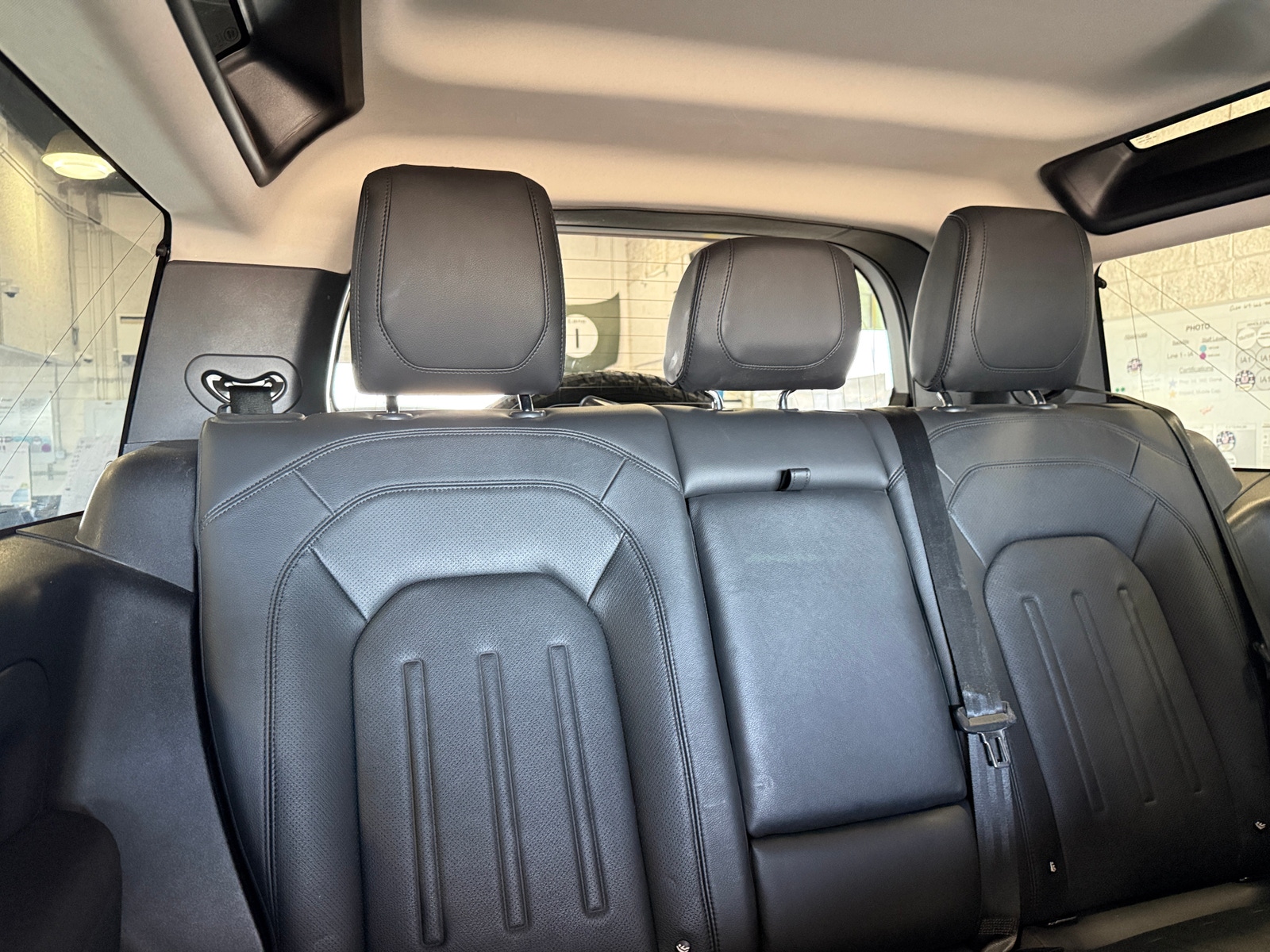 Thumbnail: 2022 Land Rover Defender - 5