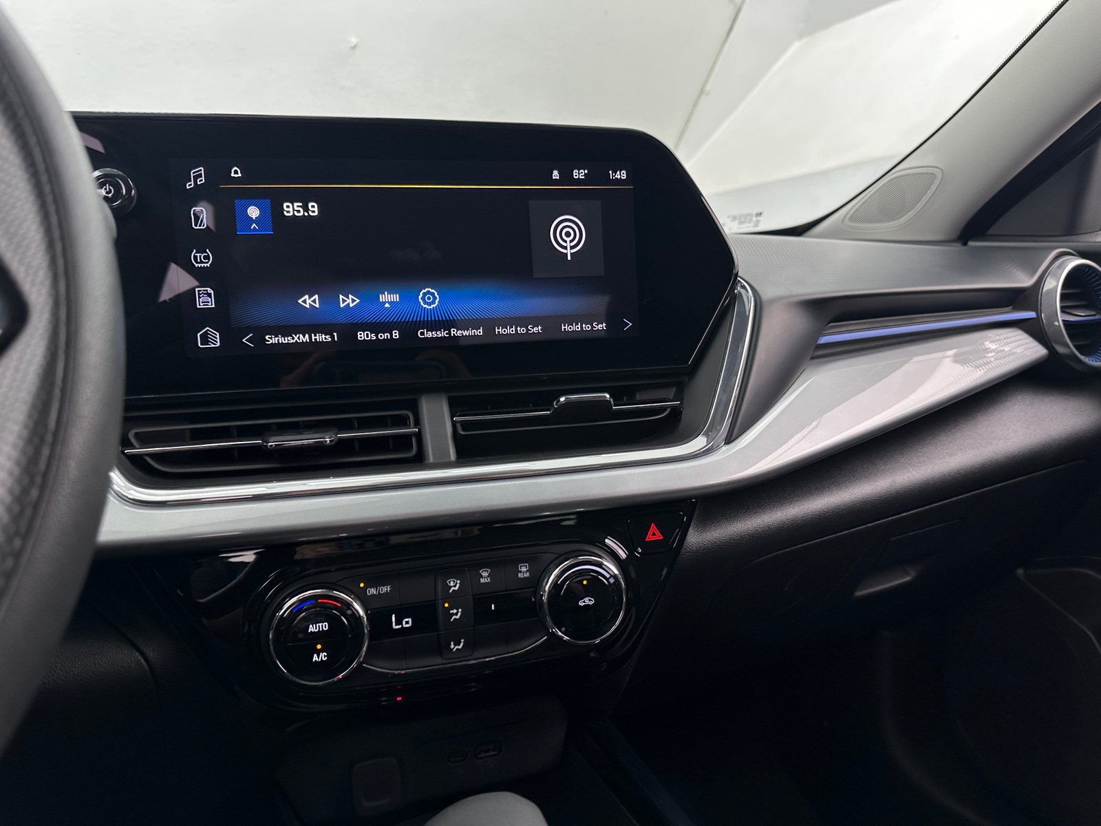 Thumbnail: 2025 Chevrolet Trax - 4