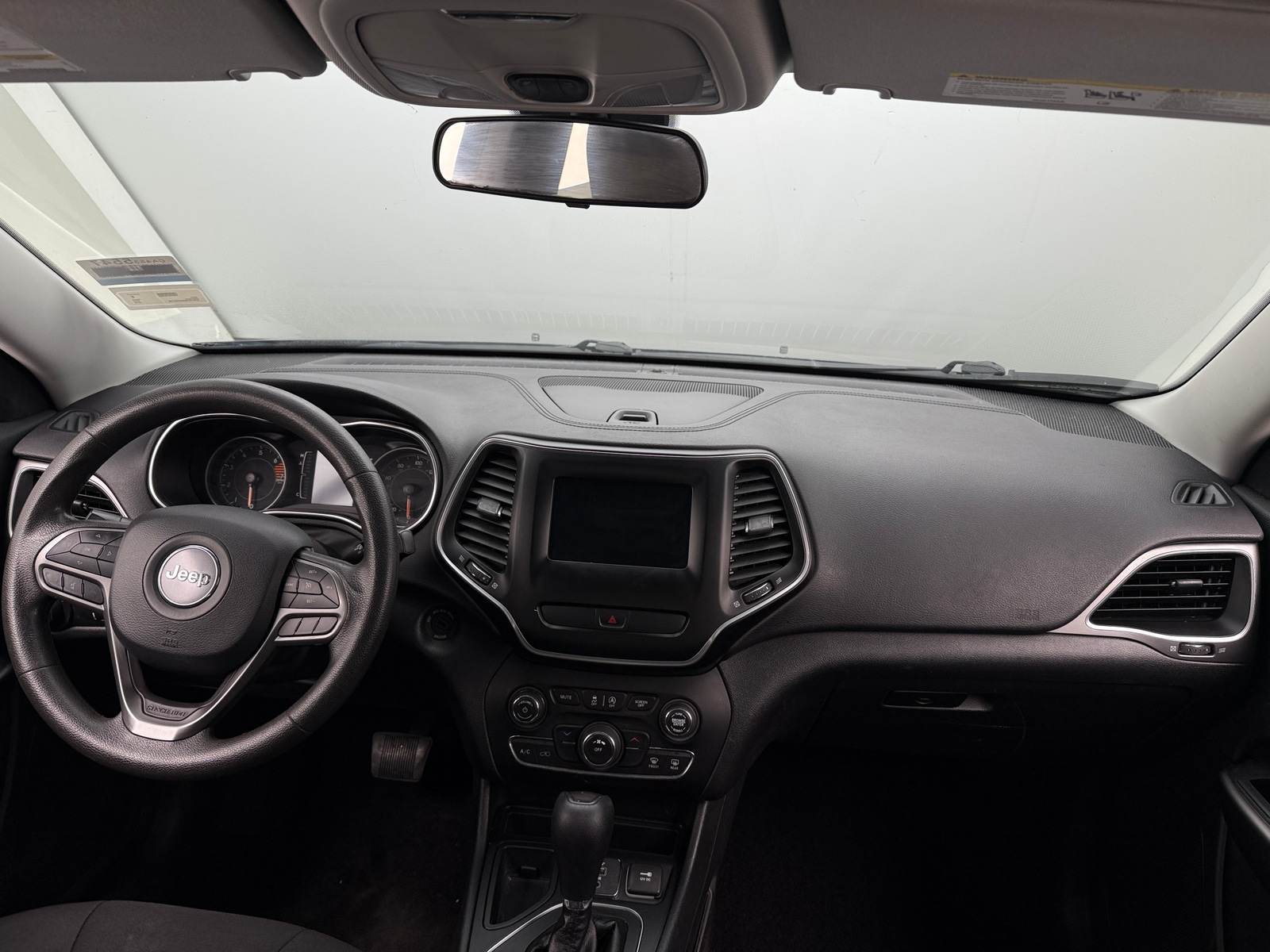 Thumbnail: 2019 Jeep Cherokee - 3