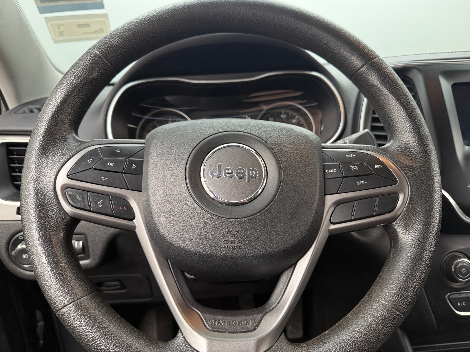 Thumbnail: 2019 Jeep Cherokee - 5