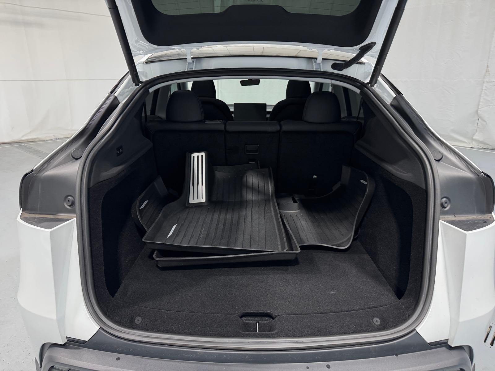 Thumbnail: 2026 Tesla Model Y - 6