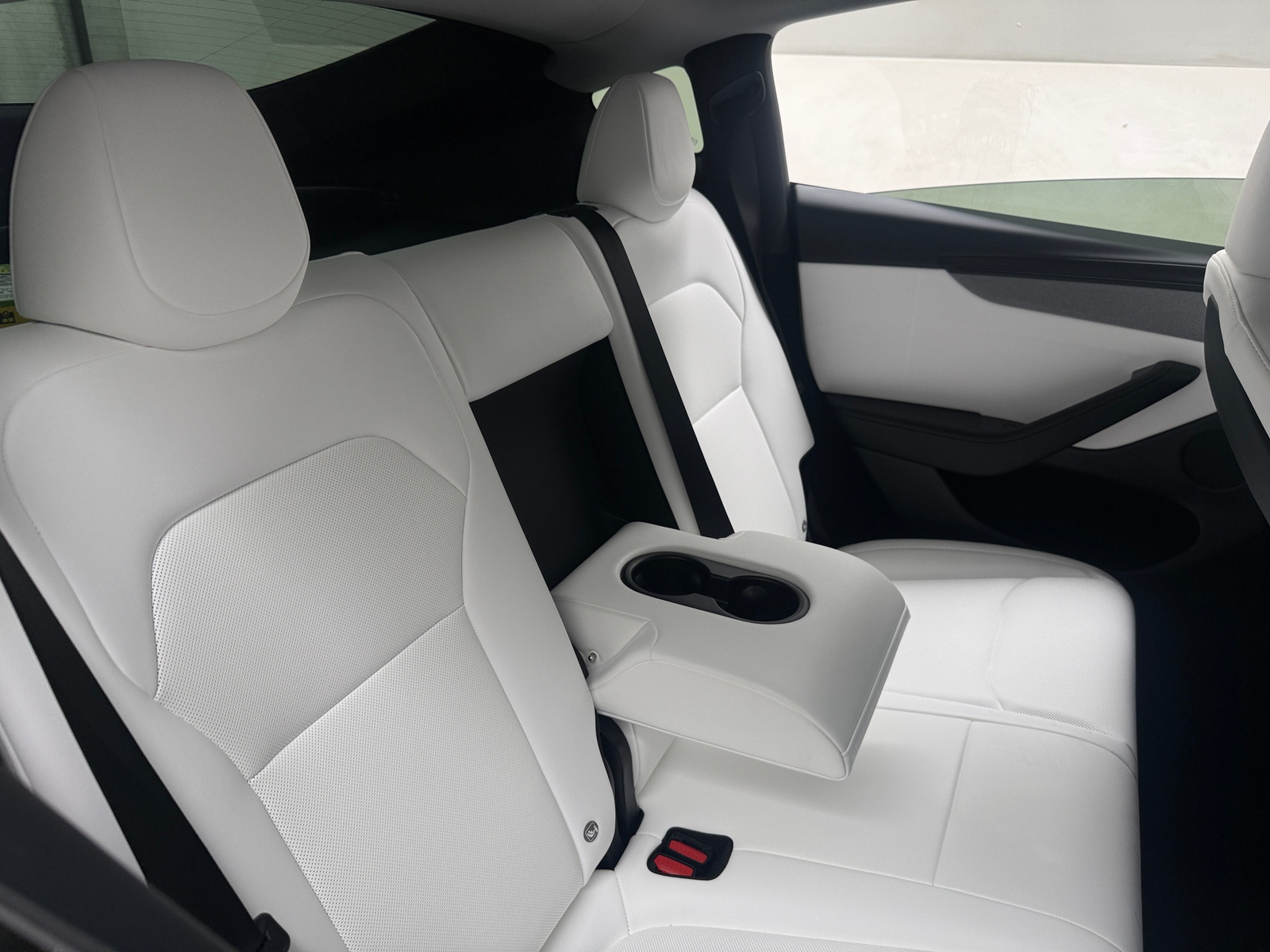 Thumbnail: 2026 Tesla Model Y - 4