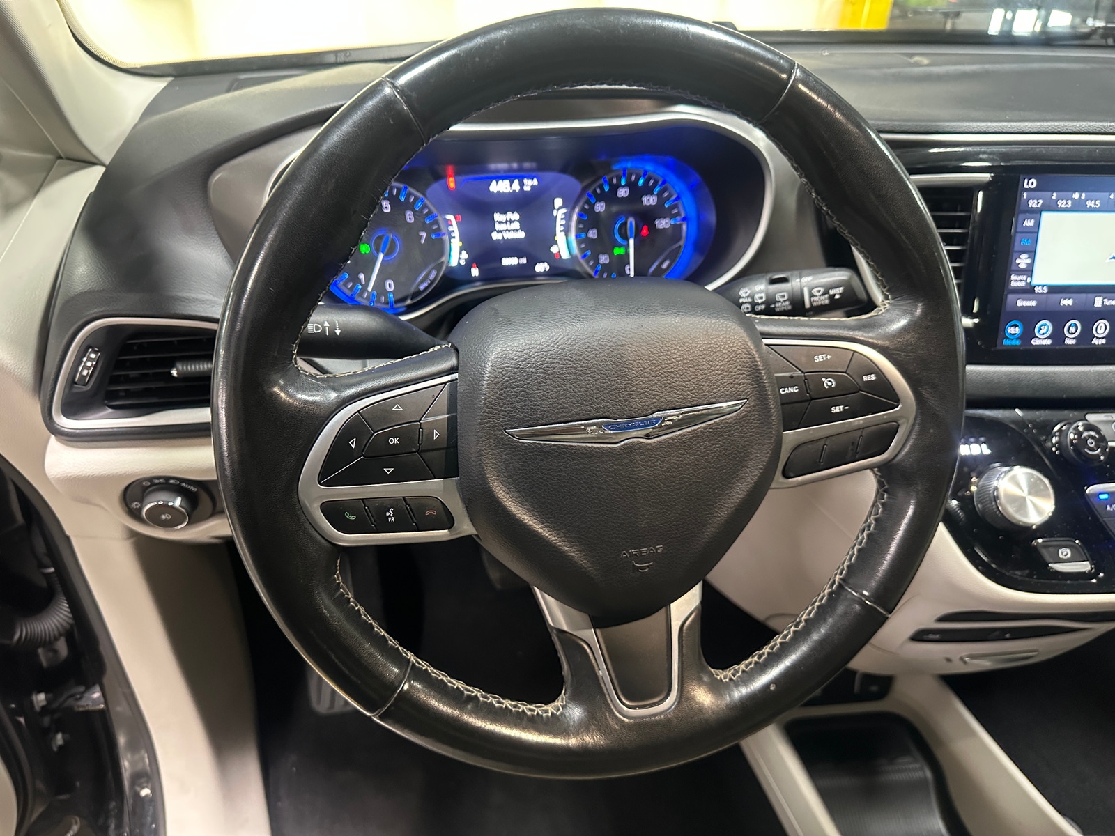 Thumbnail: 2020 Chrysler Pacifica - 4