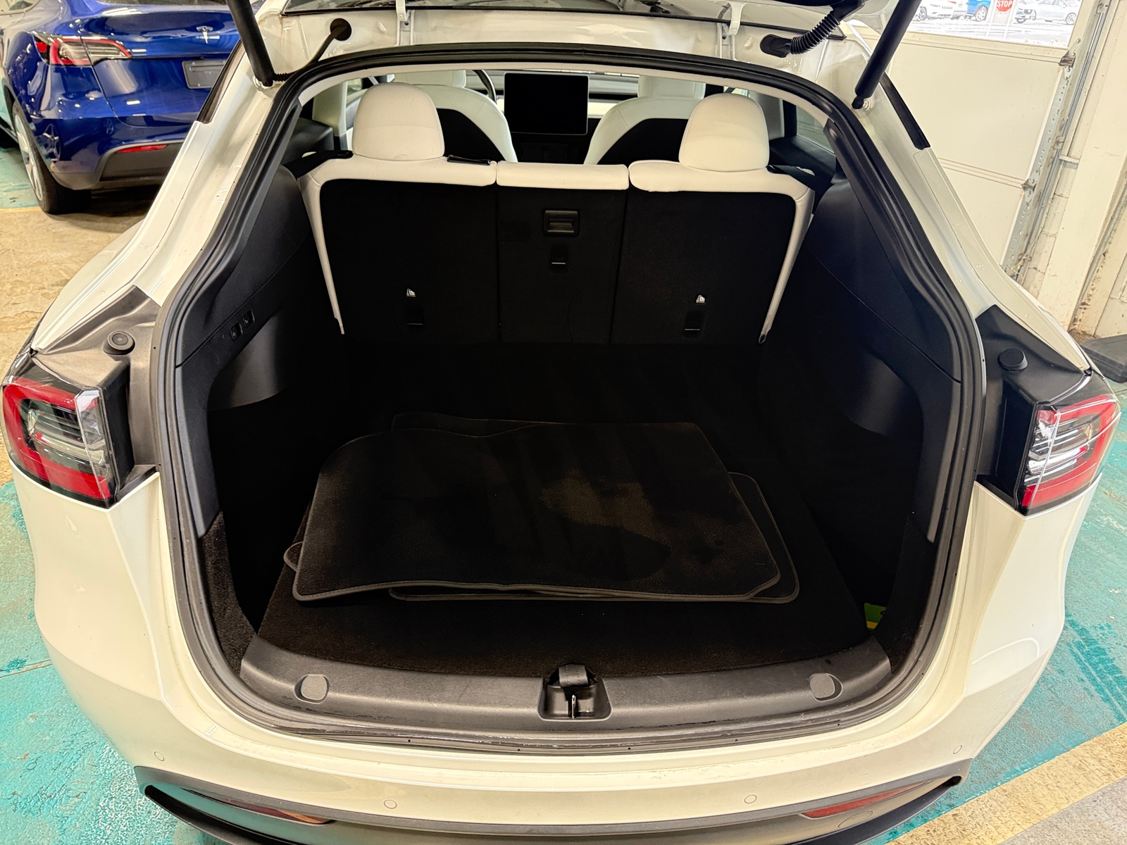 Thumbnail: 2022 Tesla Model Y - 6