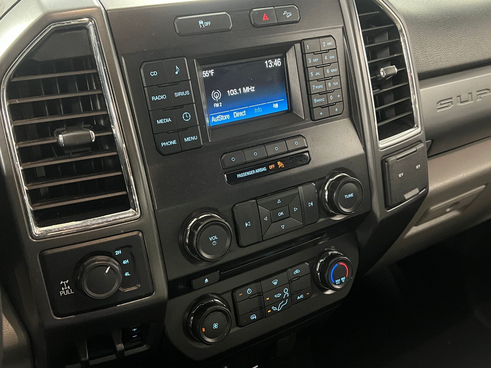 Thumbnail: 2017 Ford Econoline - 4