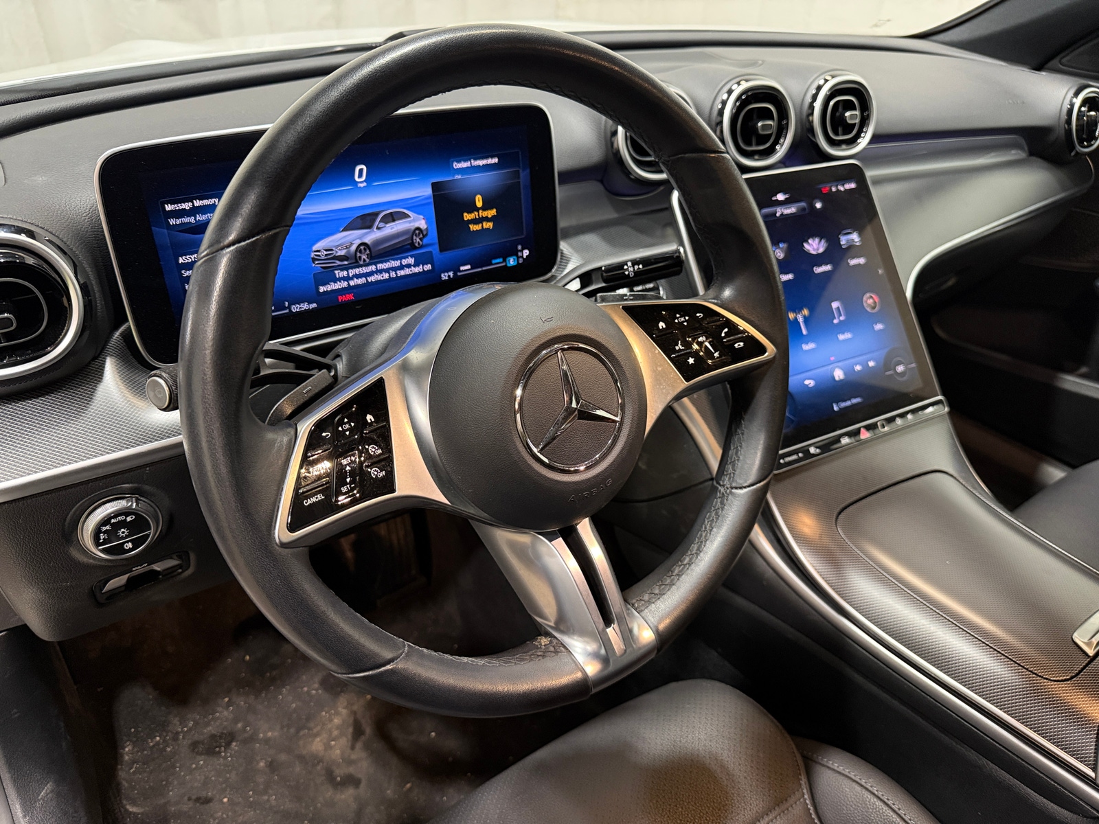 Thumbnail: 2024 Mercedes-Benz C-Class - 4