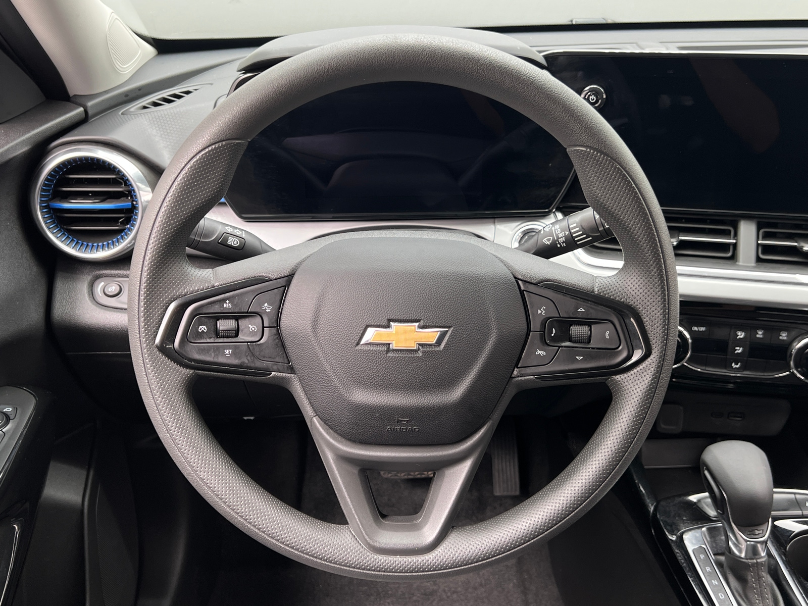 Thumbnail: 2025 Chevrolet Trax - 5