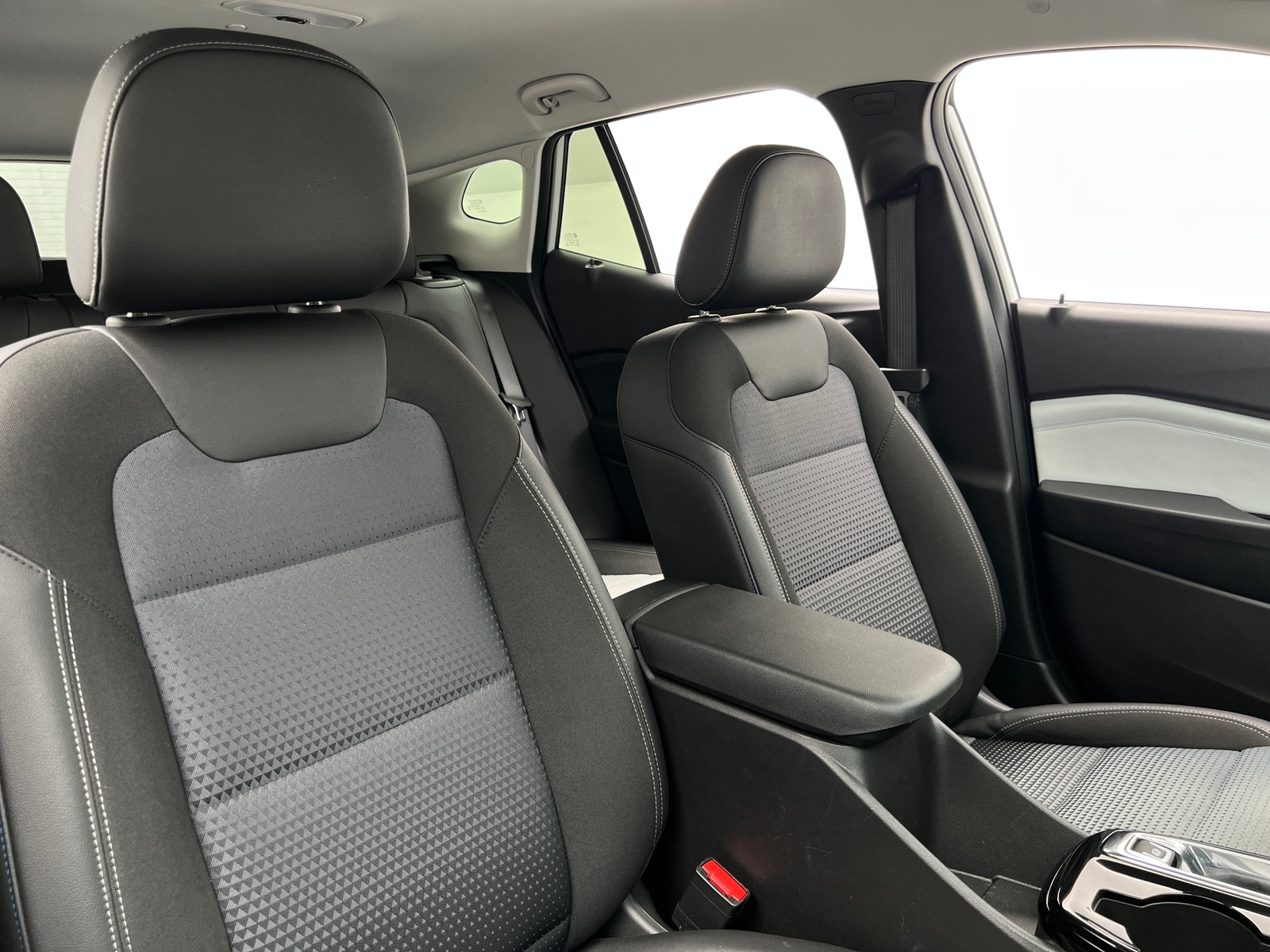 Thumbnail: 2025 Chevrolet Trax - 2