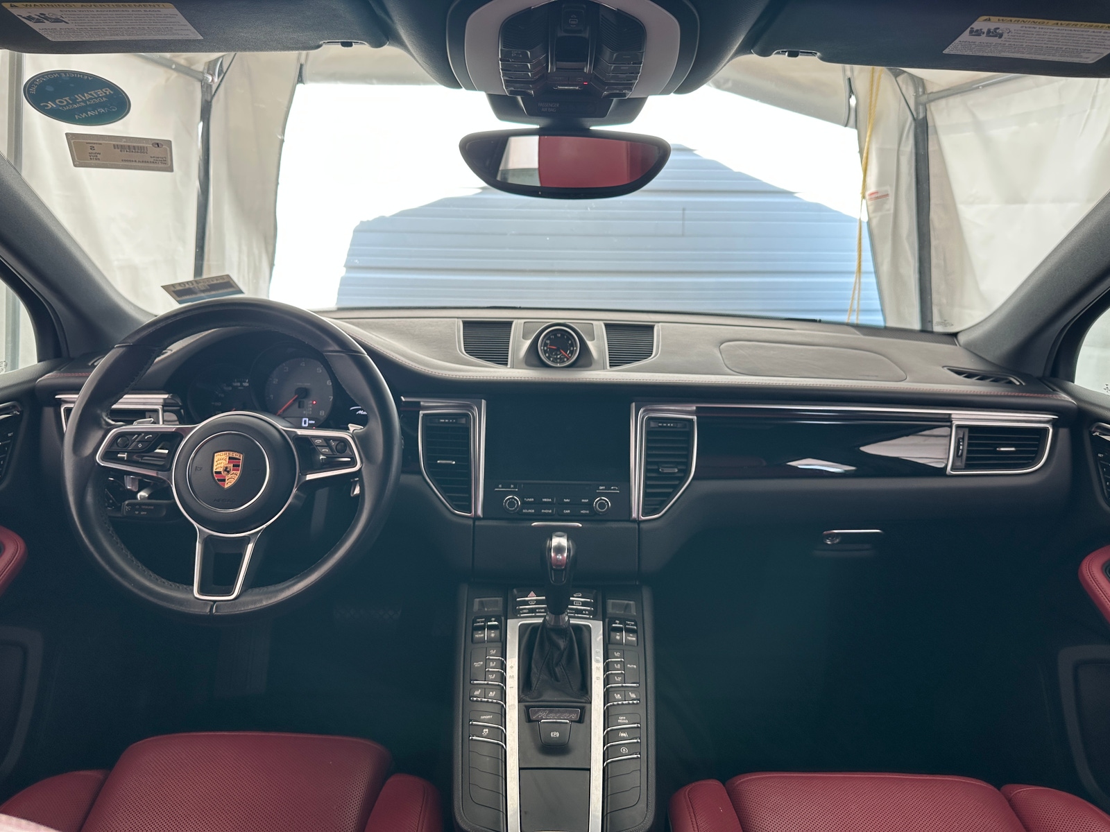 Thumbnail: 2018 Porsche Macan - 2