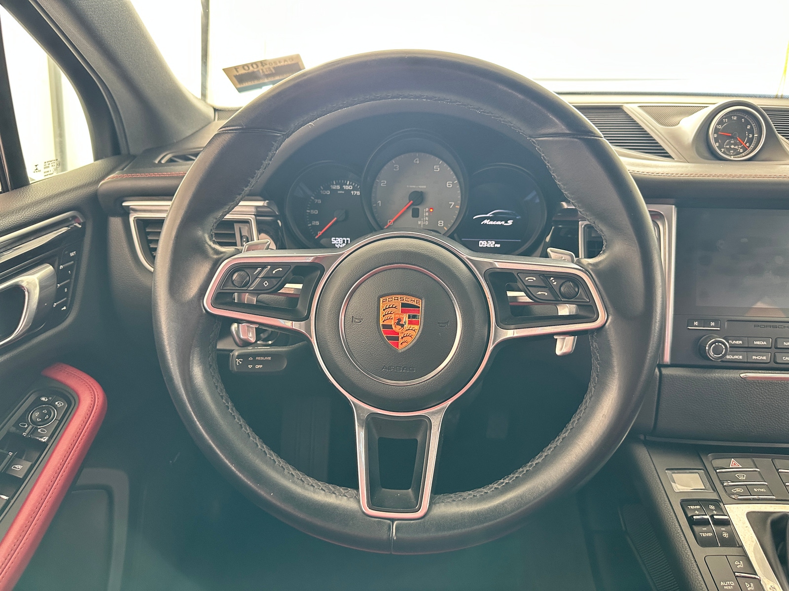 Thumbnail: 2018 Porsche Macan - 4