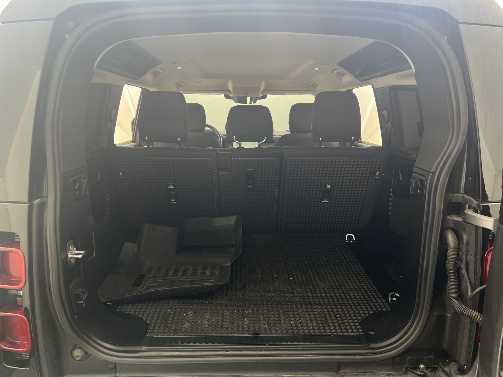 Thumbnail: 2022 Land Rover Defender - 7