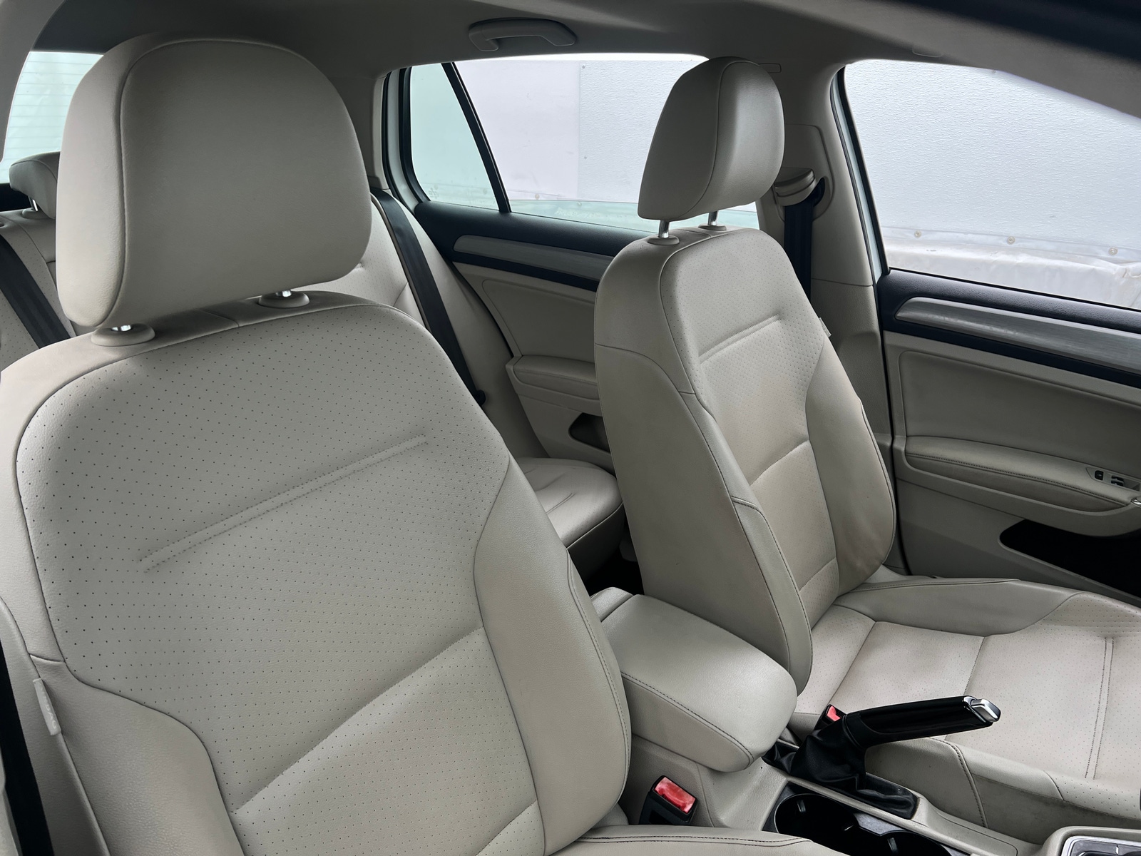 Thumbnail: 2017 Volkswagen Golf - 2