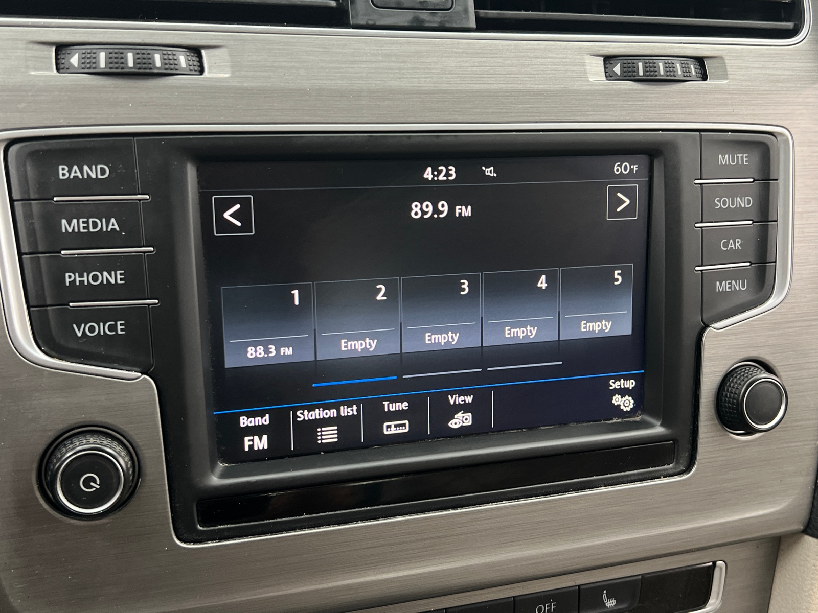 Thumbnail: 2017 Volkswagen Golf - 4