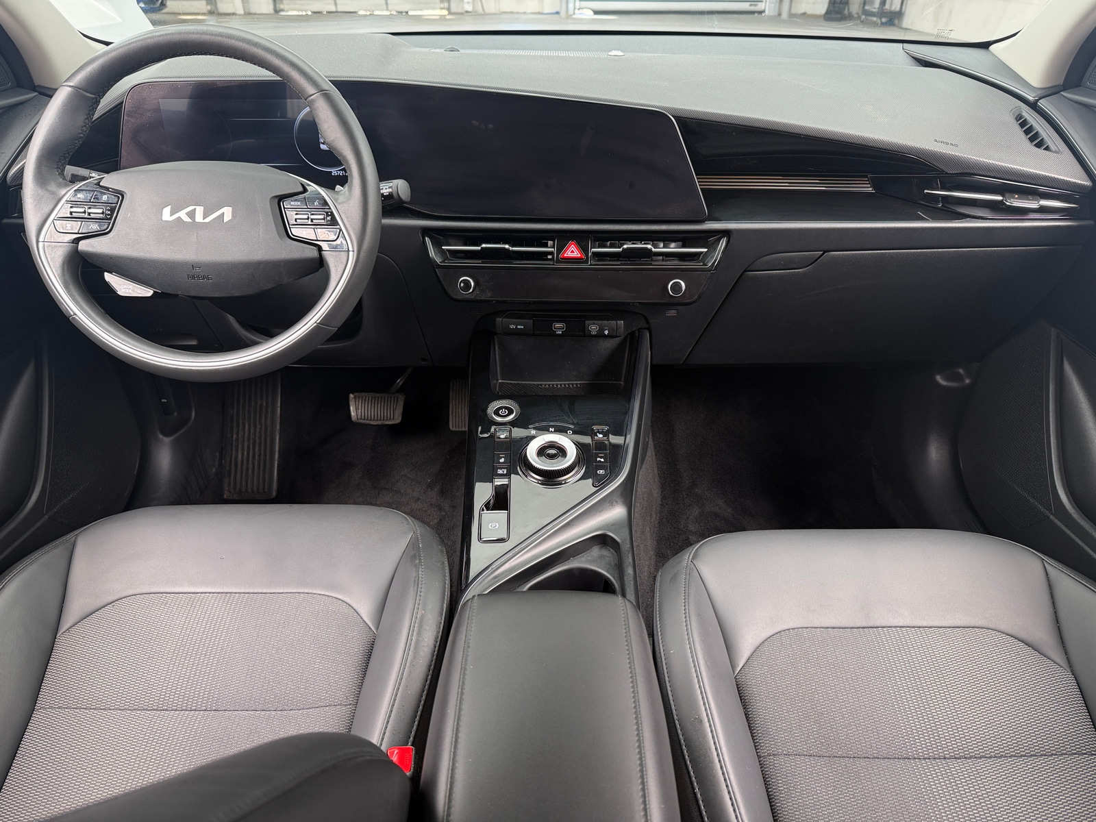 Thumbnail: 2025 Kia Niro - 3