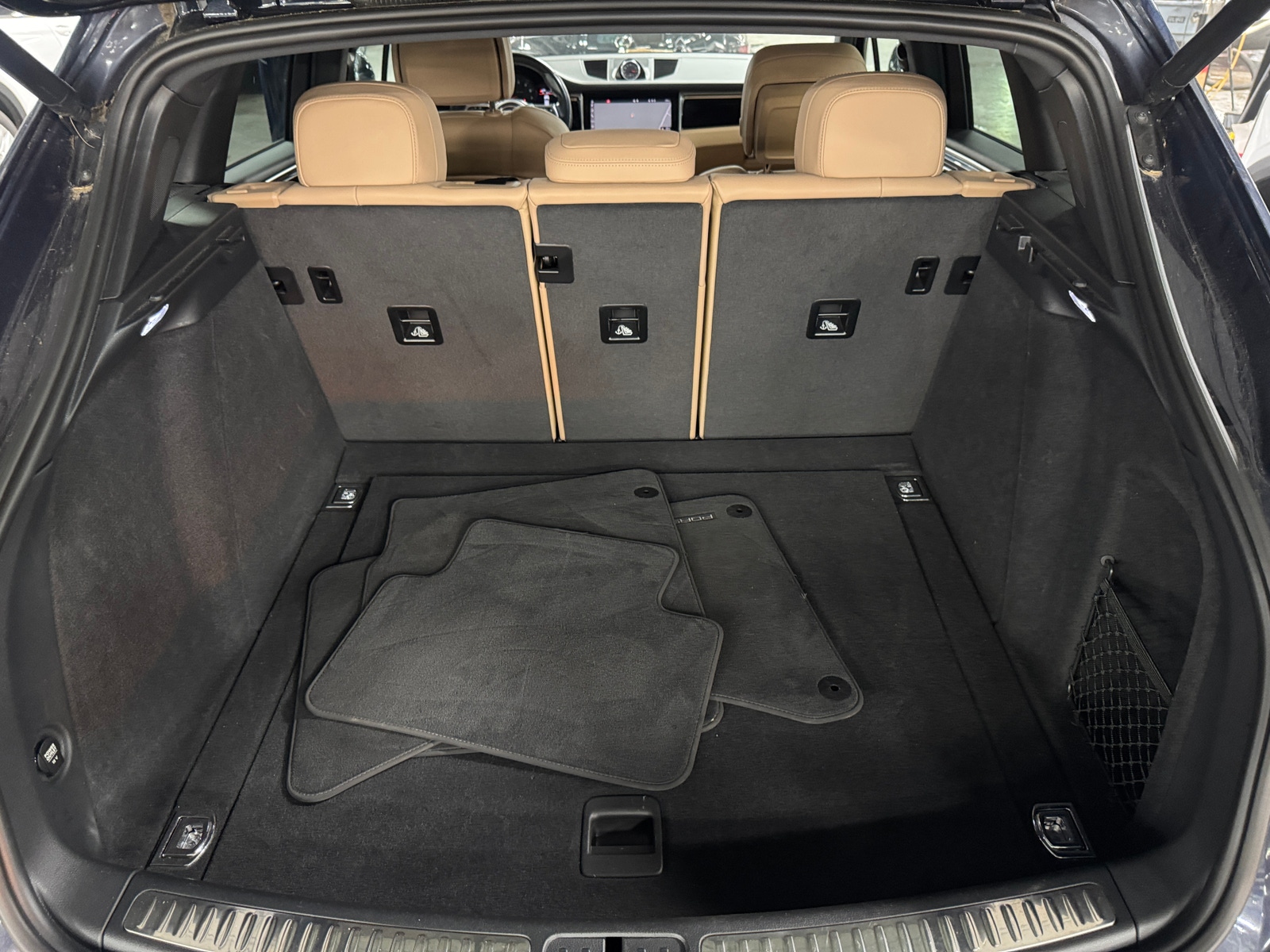 Thumbnail: 2019 Porsche Macan - 6