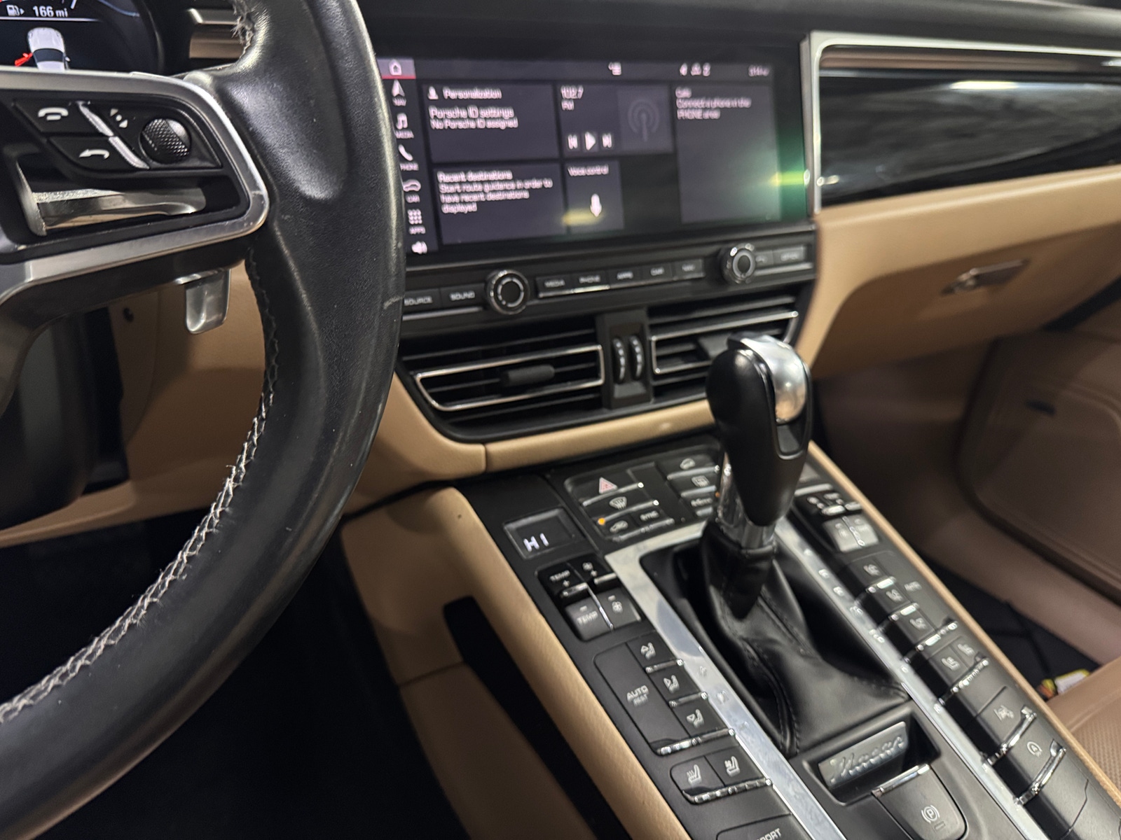 Thumbnail: 2019 Porsche Macan - 3