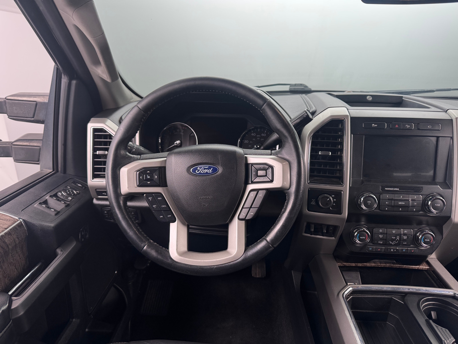 Thumbnail: 2019 Ford Econoline - 4