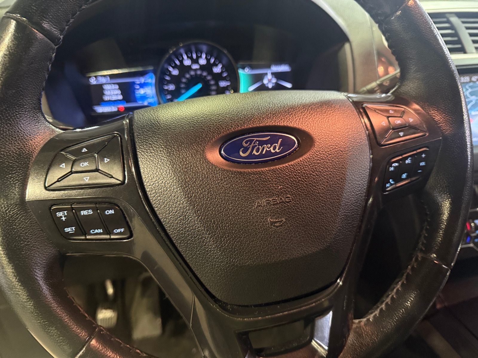 Thumbnail: 2017 Ford Explorer - 5