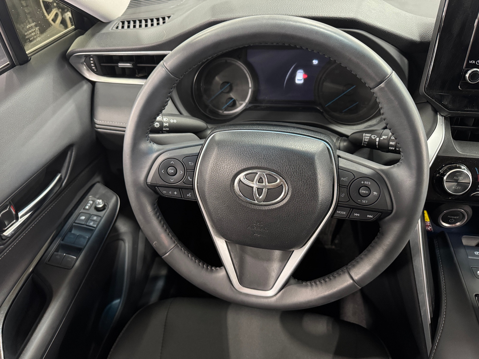 Thumbnail: 2023 Toyota Venza - 5