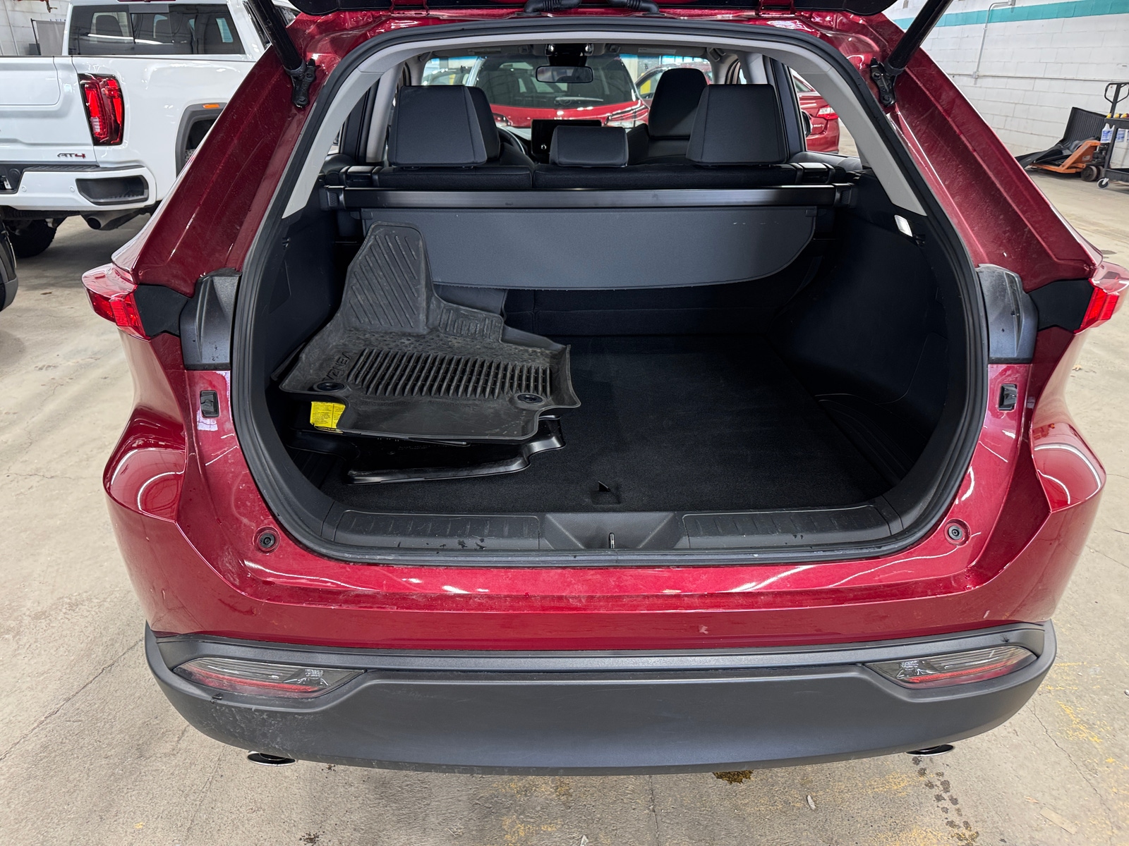 Thumbnail: 2023 Toyota Venza - 7