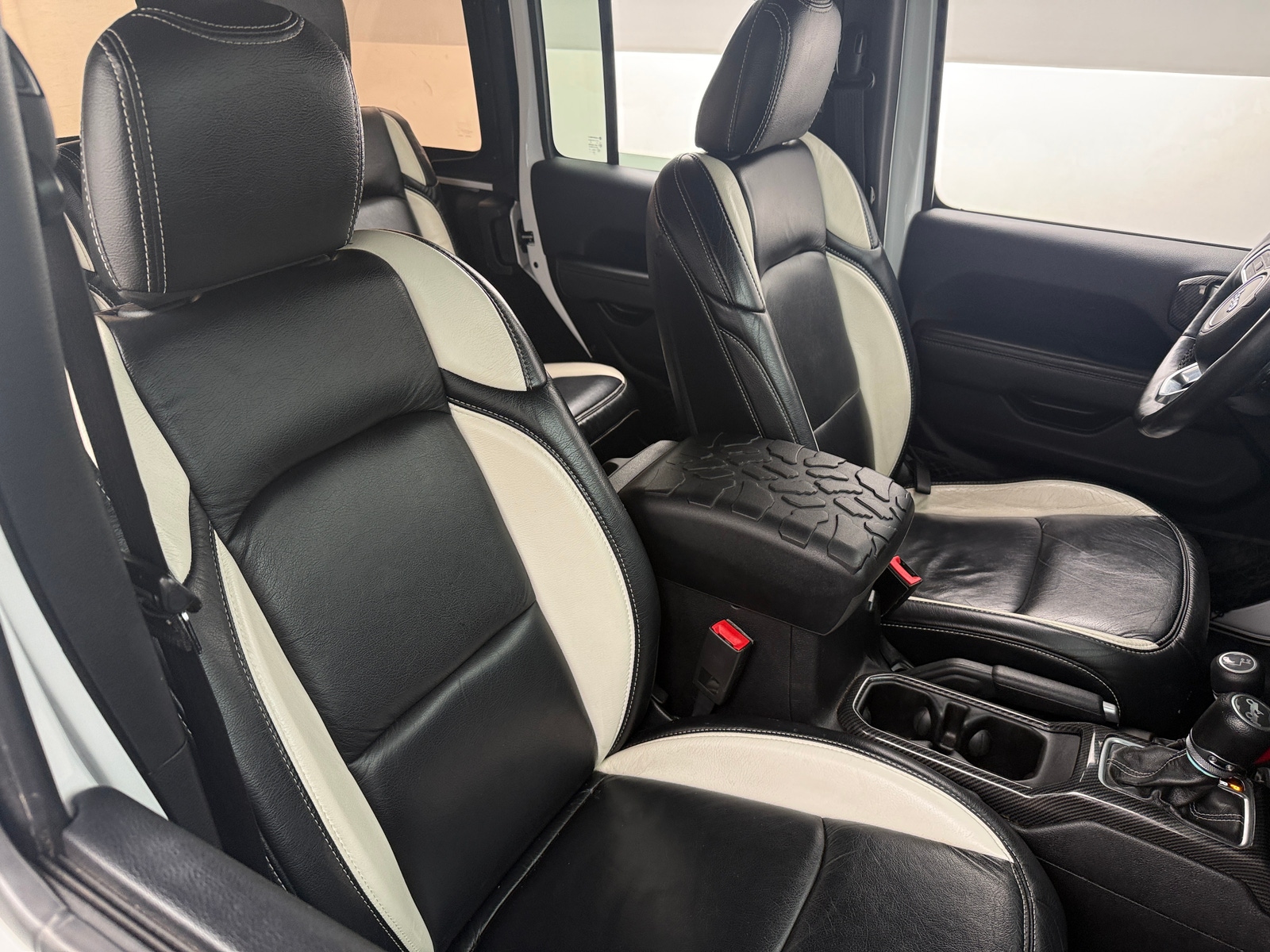 Thumbnail: 2018 Jeep Wrangler - 2