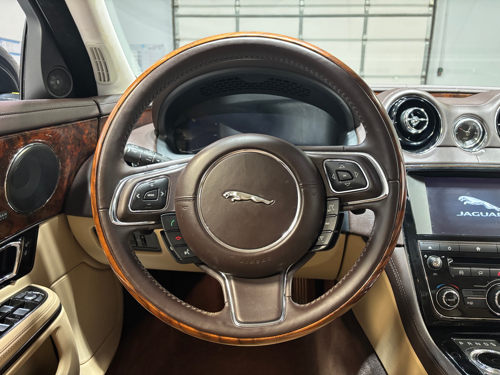 Thumbnail: 2017 Jaguar XJ - 4