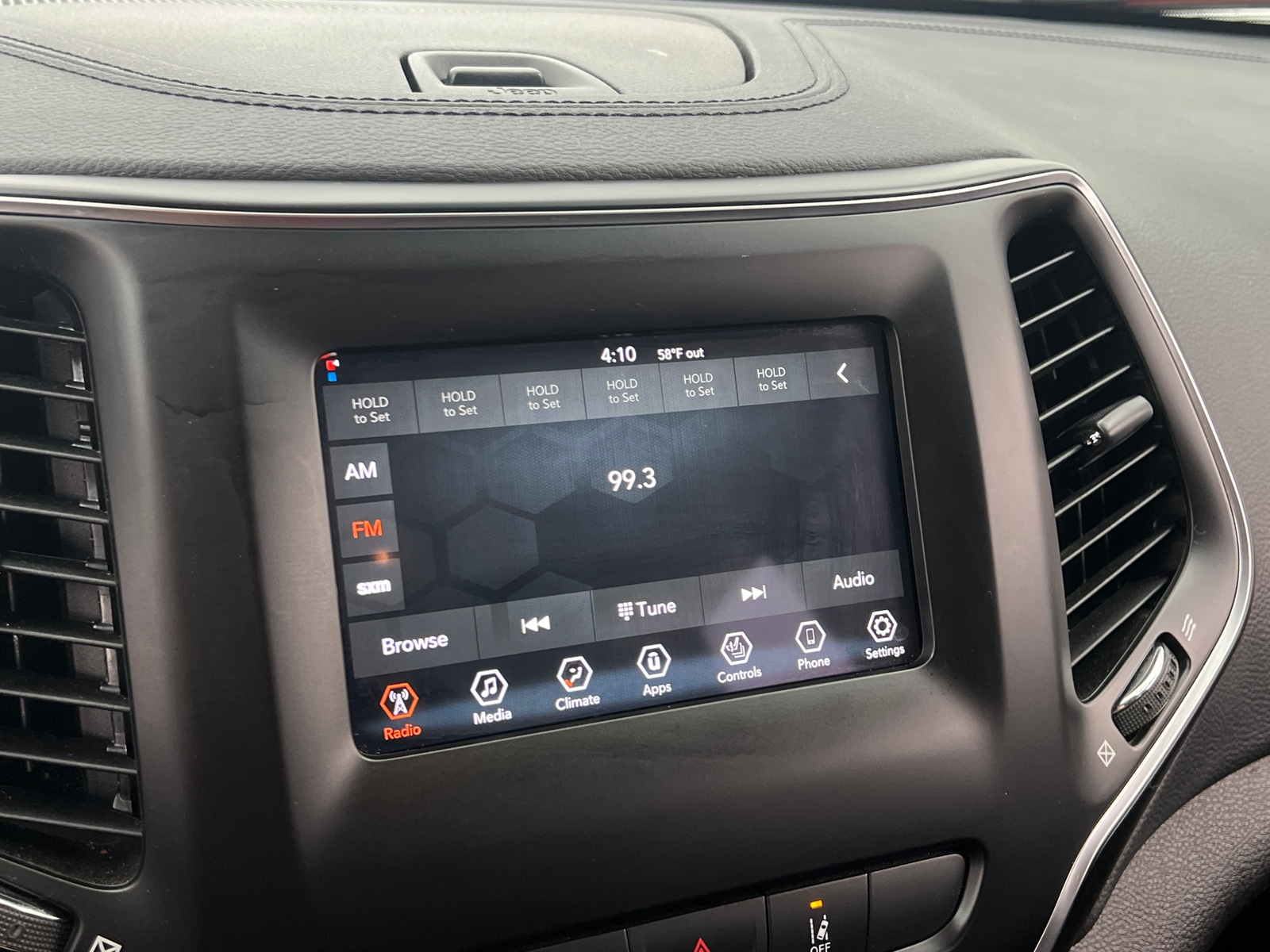 Thumbnail: 2021 Jeep Cherokee - 4