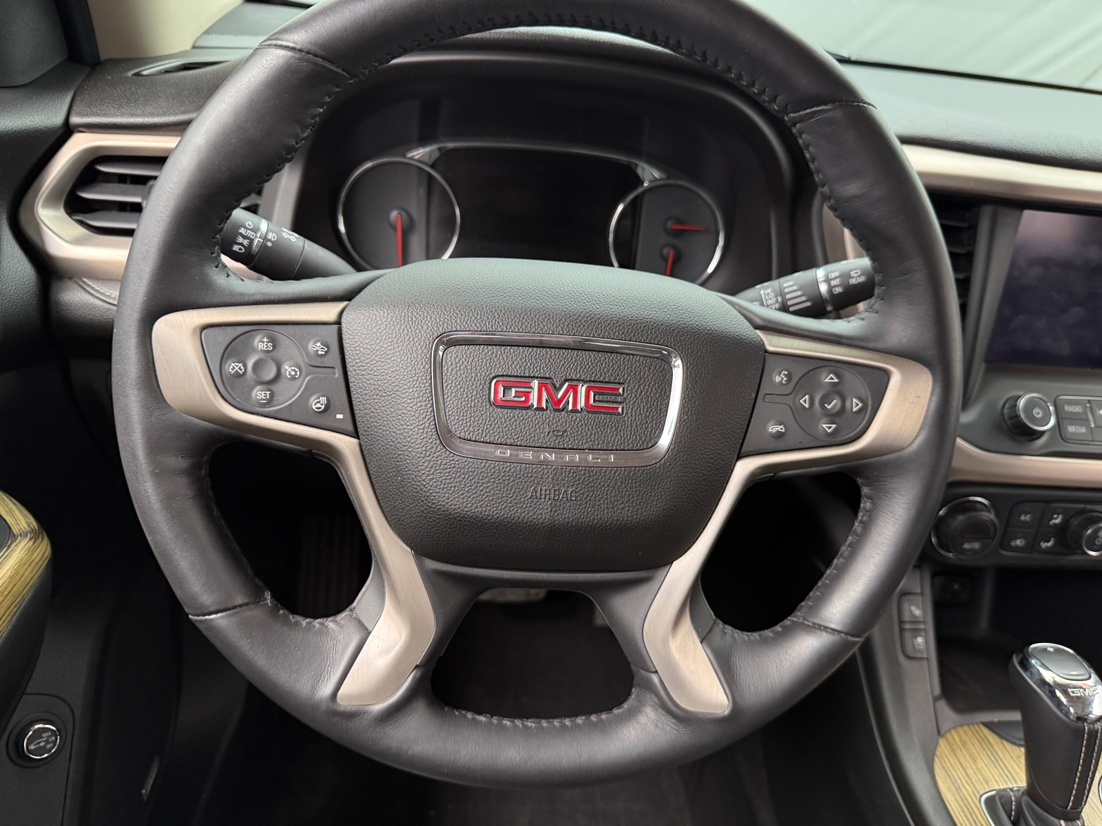 Thumbnail: 2017 GMC Acadia - 4