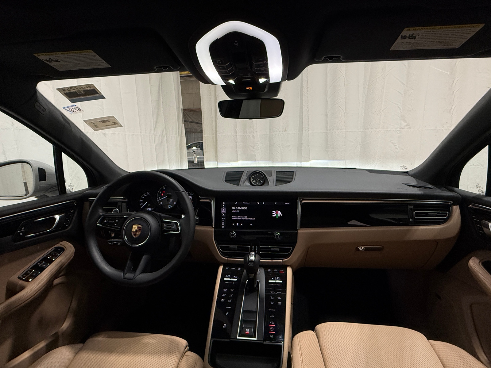 Thumbnail: 2025 Porsche Macan - 3