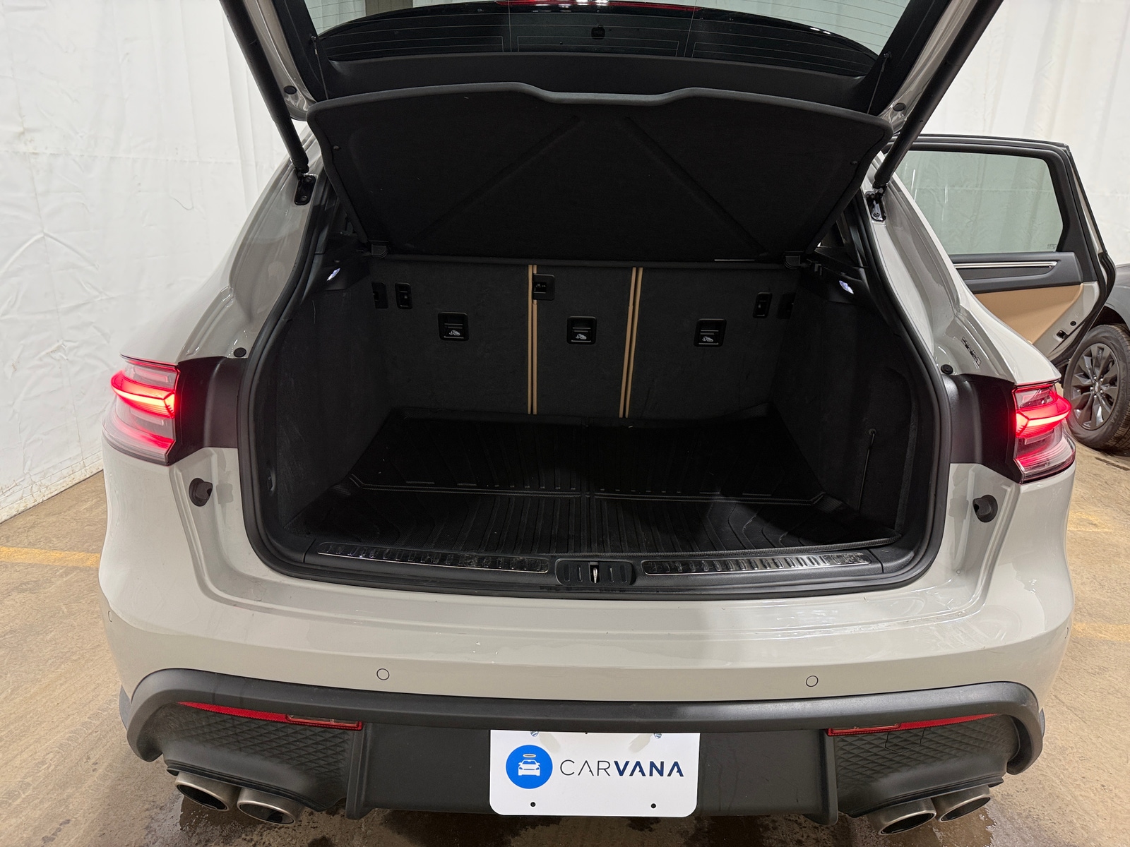 Thumbnail: 2025 Porsche Macan - 7