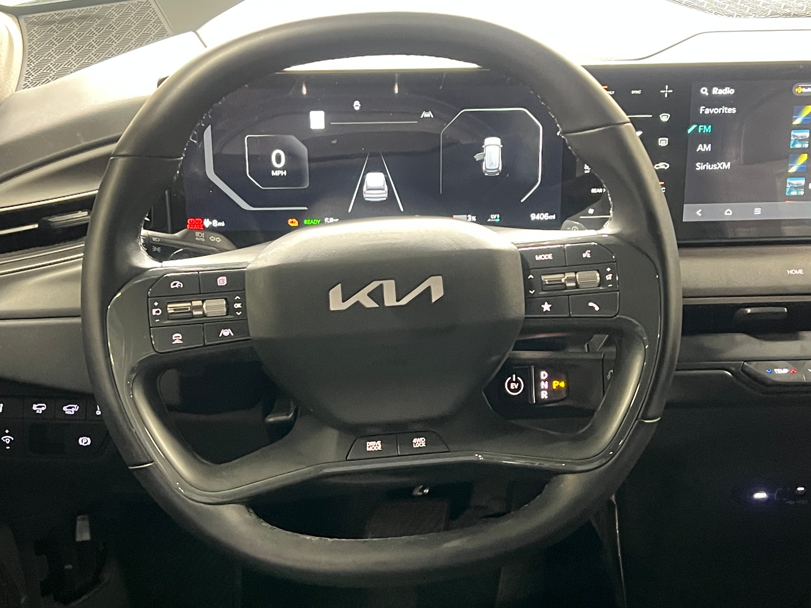 Thumbnail: 2025 Kia EV9 - 4