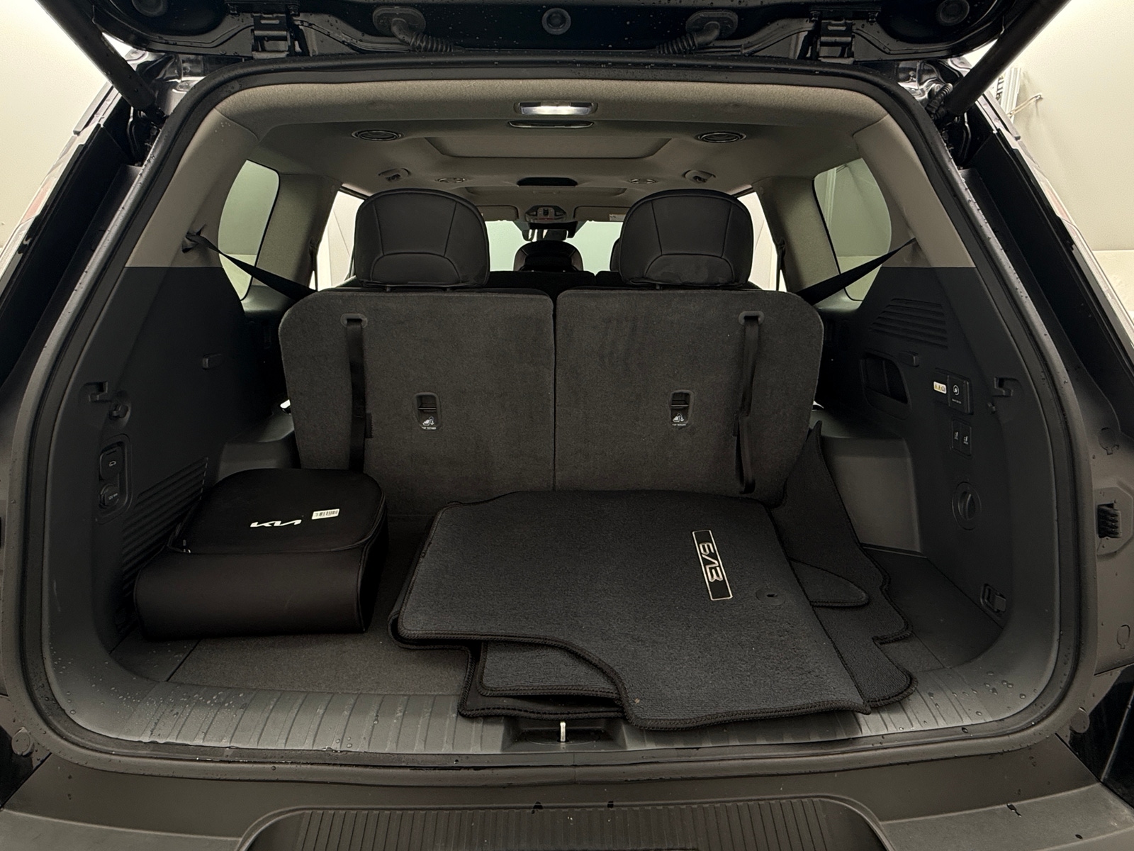 Thumbnail: 2025 Kia EV9 - 6