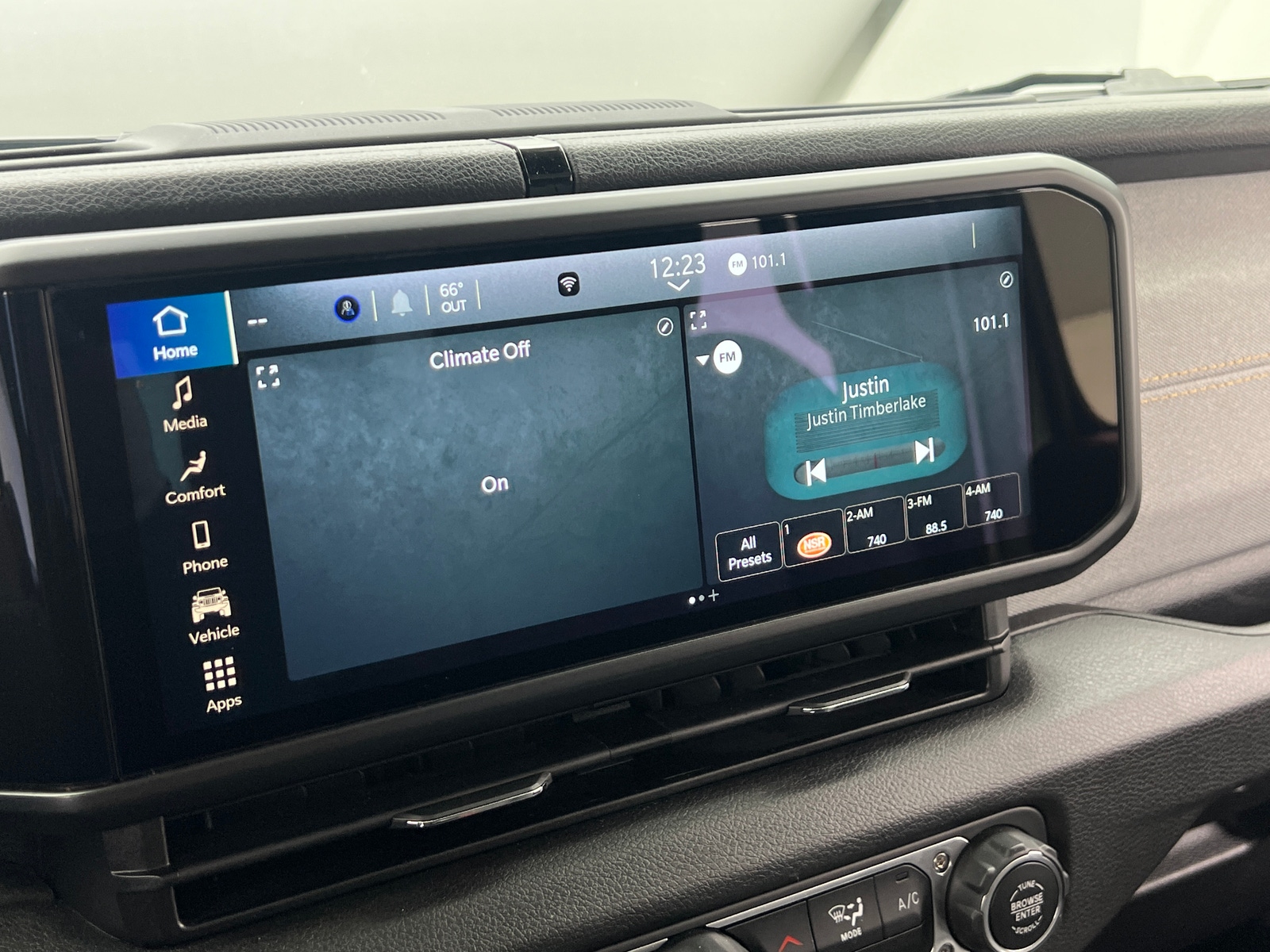 Thumbnail: 2025 Jeep Wrangler - 4