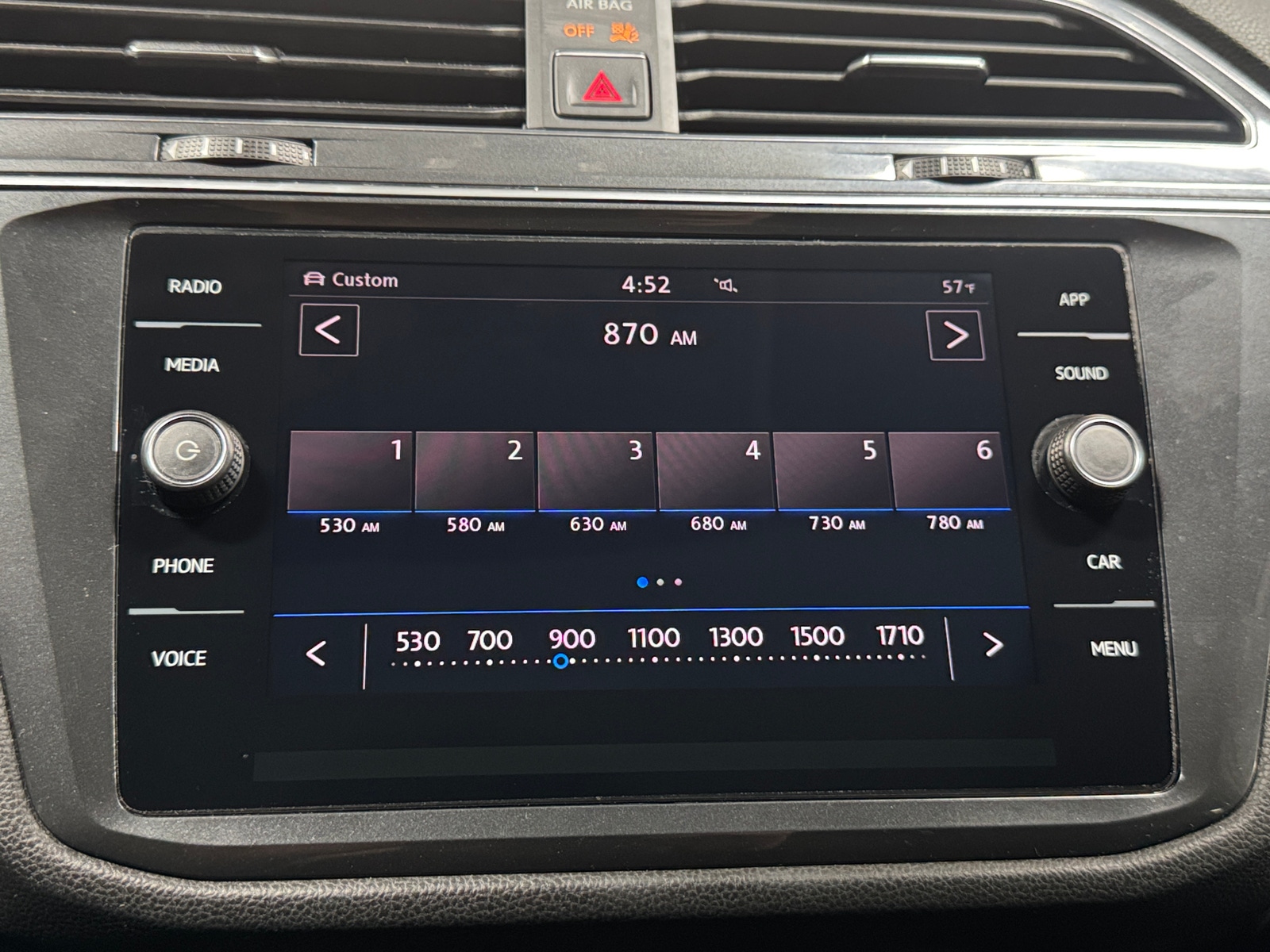 Thumbnail: 2018 Volkswagen Tiguan - 3