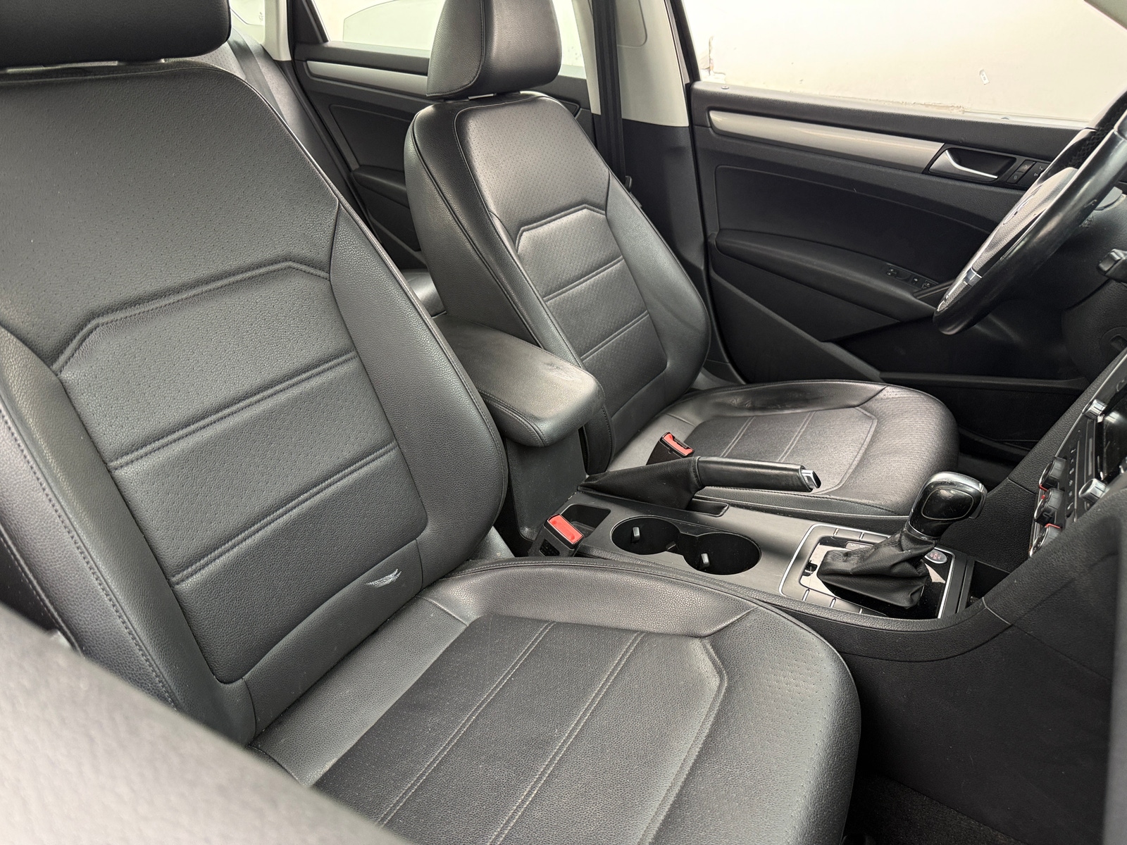 Thumbnail: 2015 Volkswagen Passat - 2