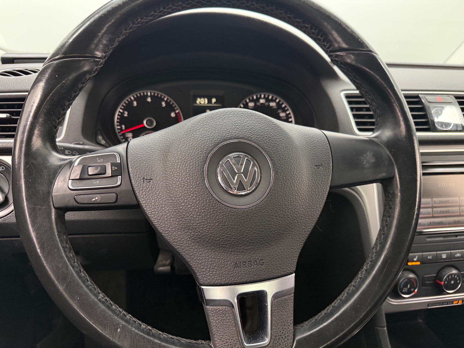 Thumbnail: 2015 Volkswagen Passat - 5